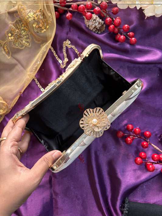 Isha Clutch