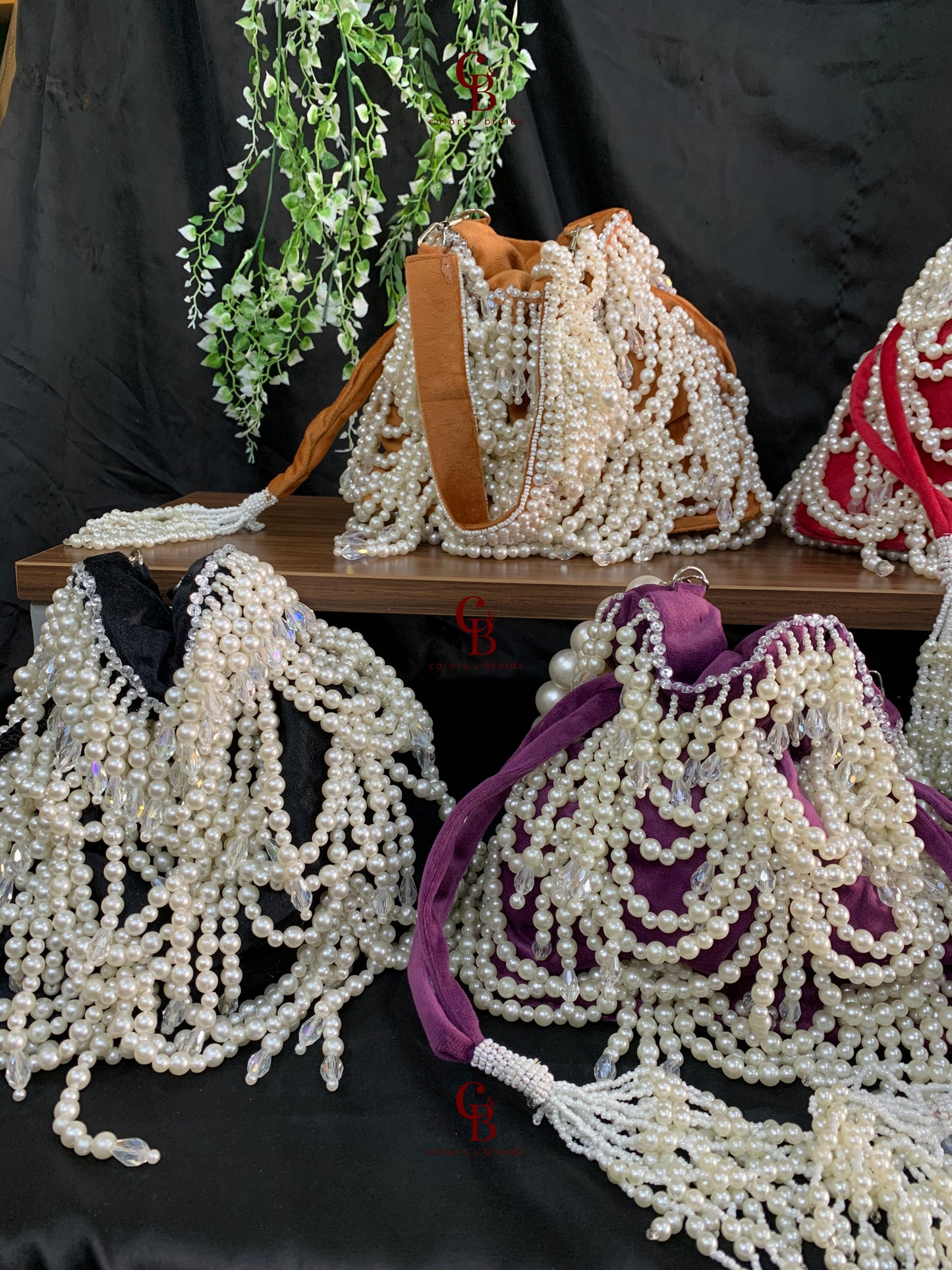 Pearl fiesta potli