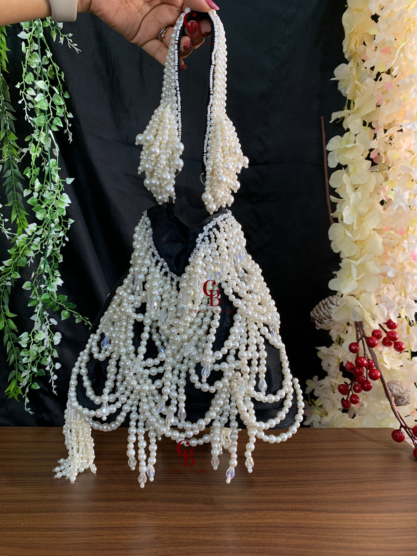Pearl fiesta potli