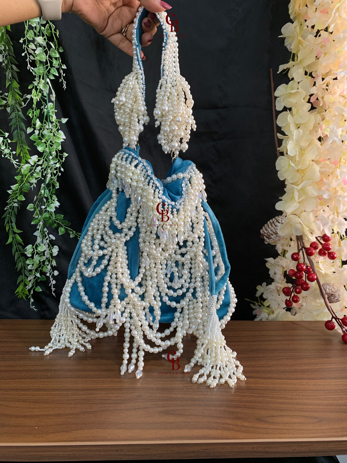 Pearl fiesta potli