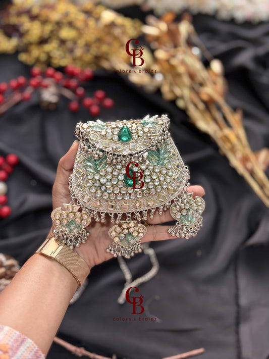 Noori Ghungroo Kundan Clutch