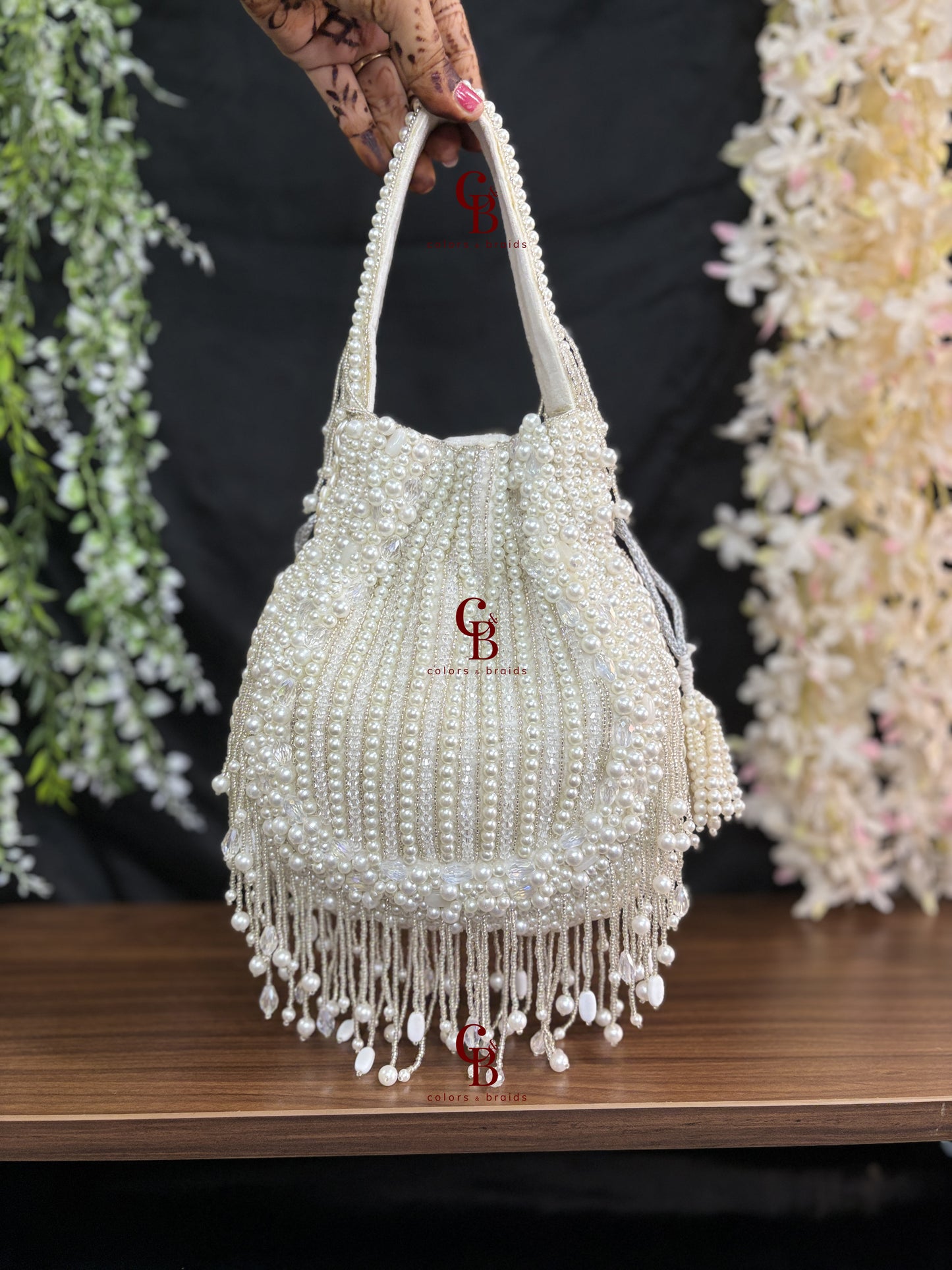 Dreamy pearl potli