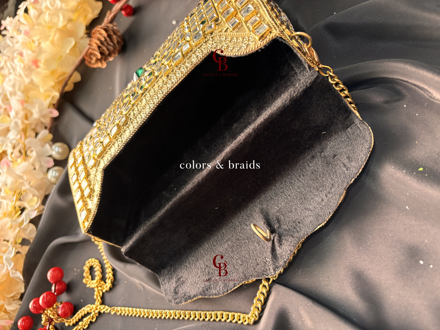 Saisha Kundan Metal Clutch