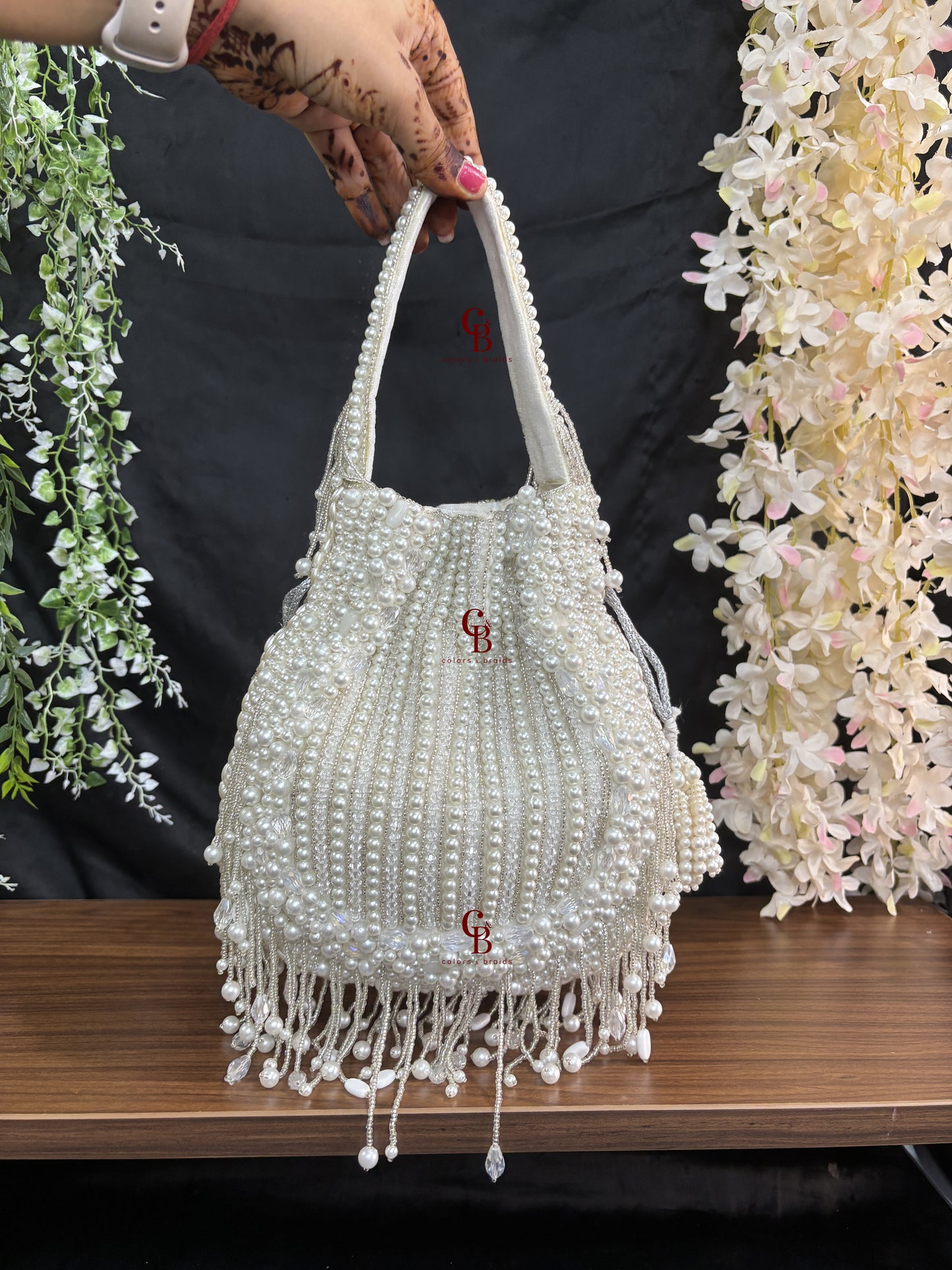 Dreamy pearl potli