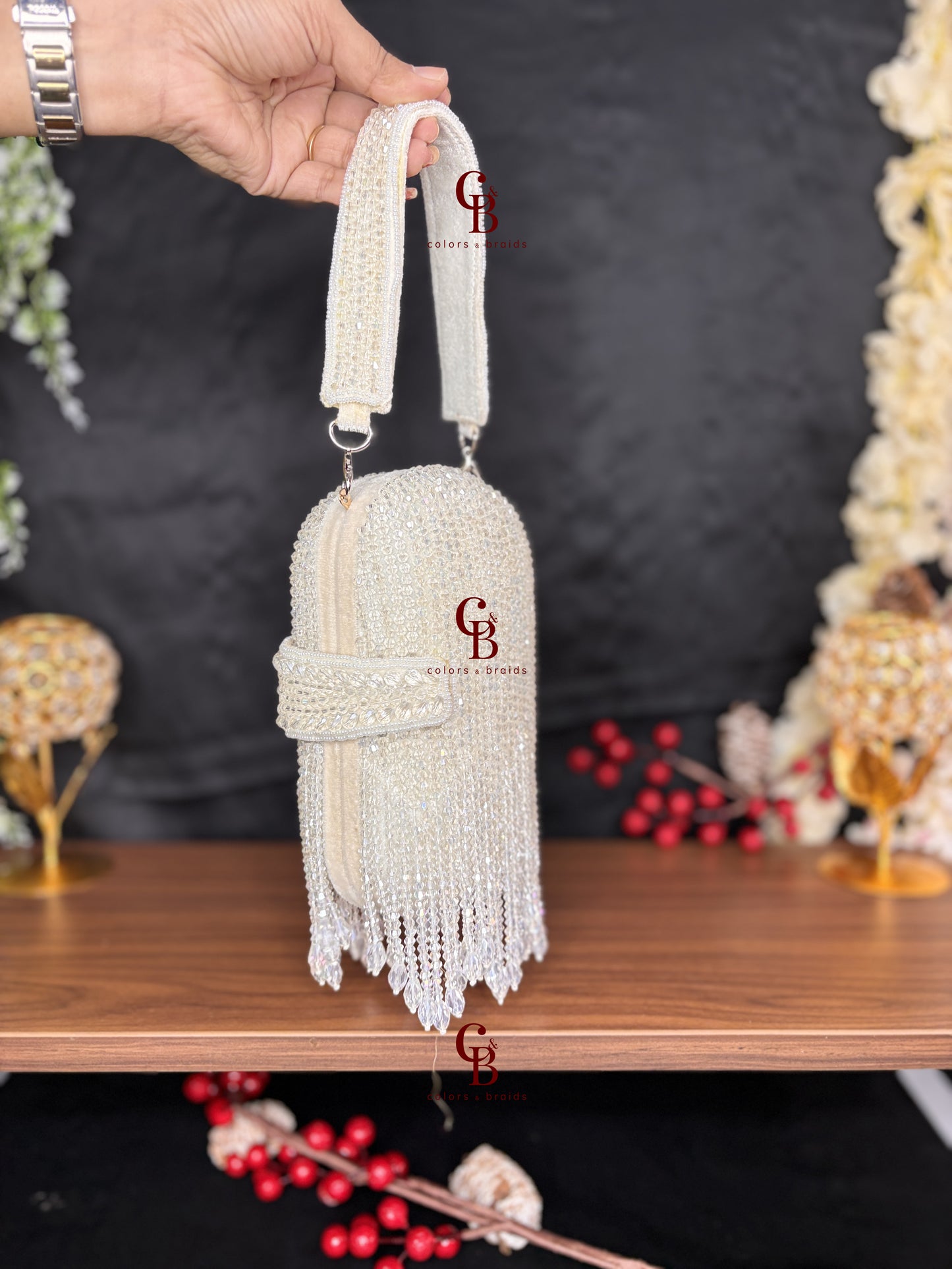 All over Crystal Droplets Mobile Clutch