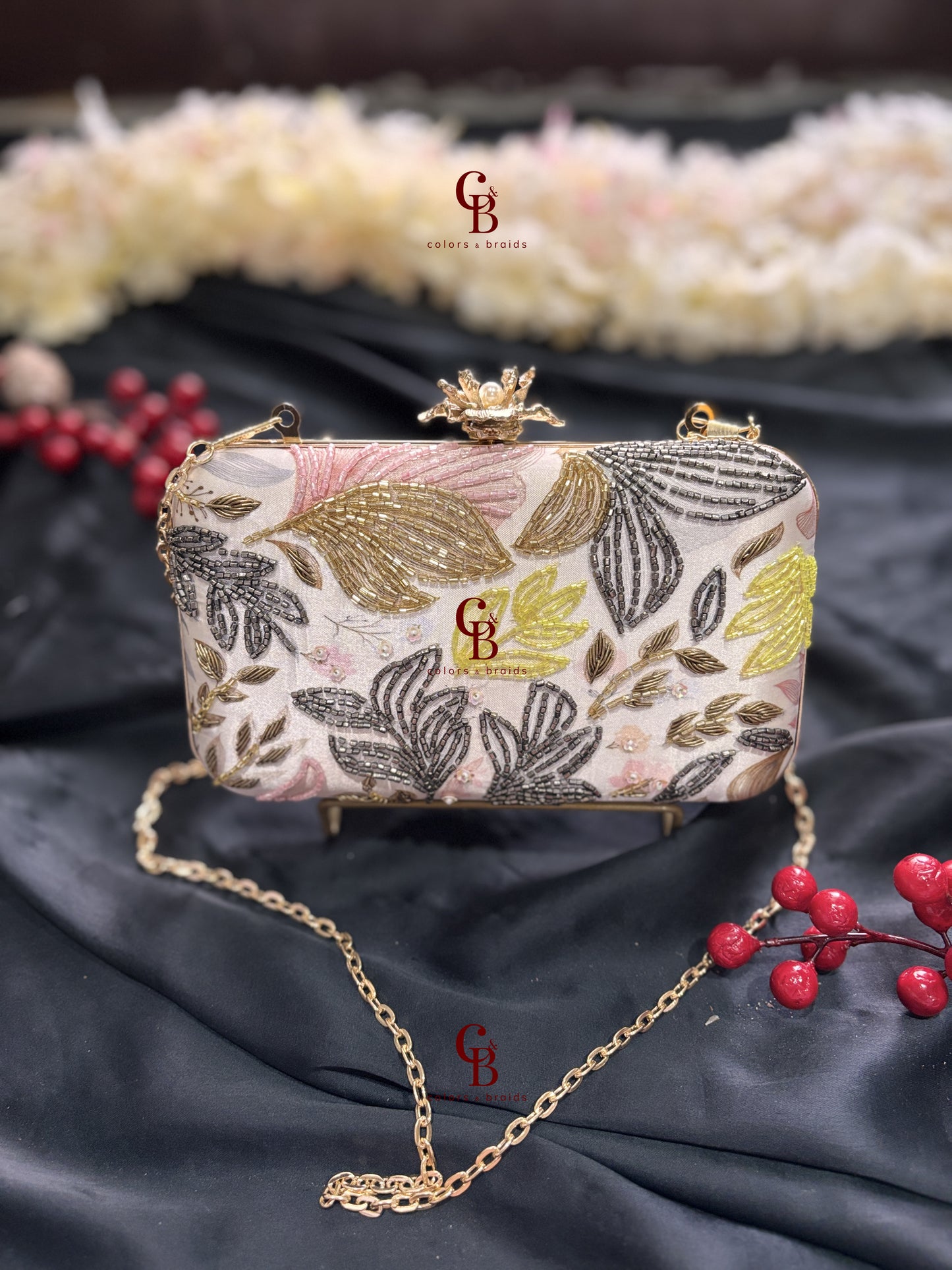 Amaira clutch