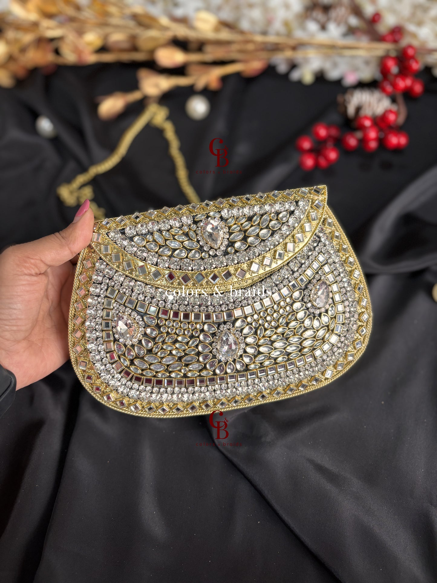 Aafreen White Crystal Kundan Clutch