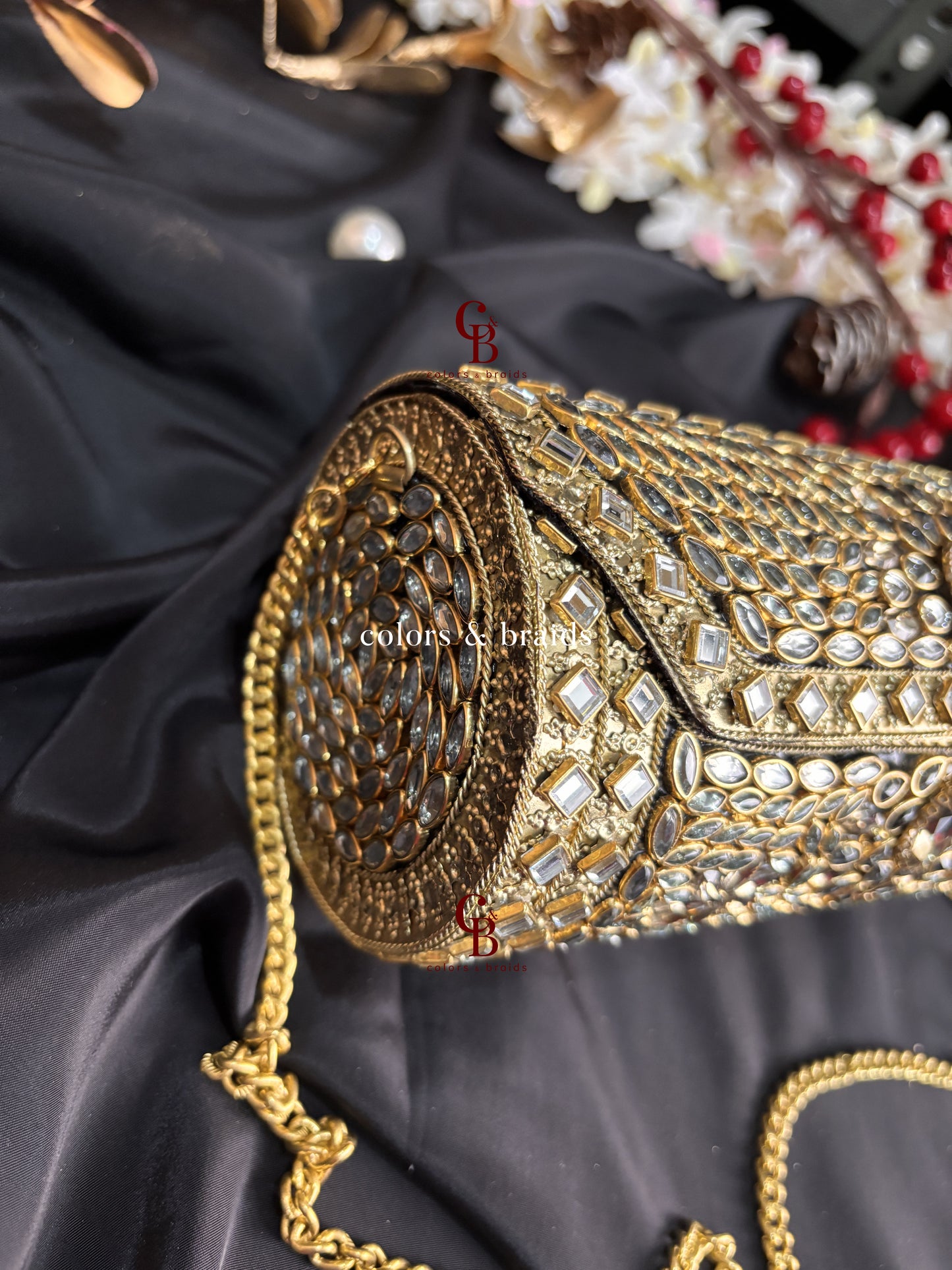 Zohra Kundan Clutch
