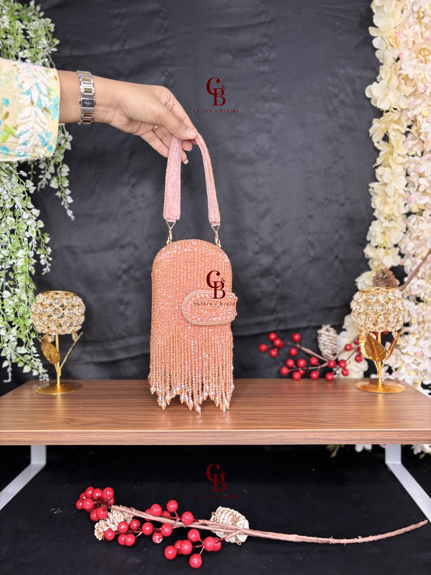 All over Crystal Droplets Mobile Clutch