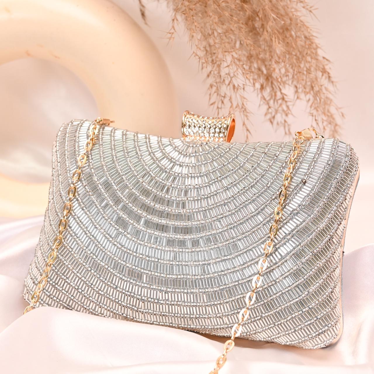 Aabida Clutch