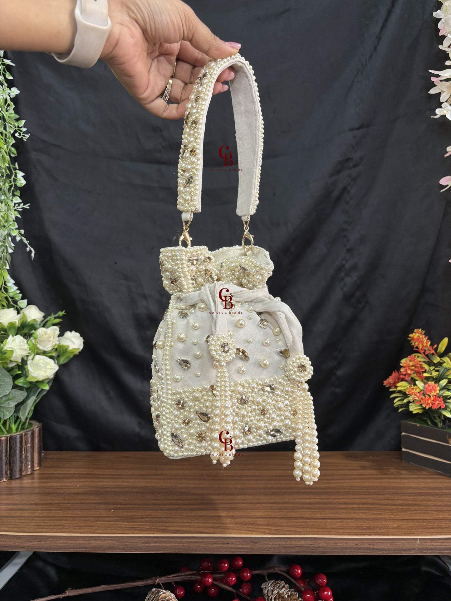 Aarya Pearl Crystal Potli