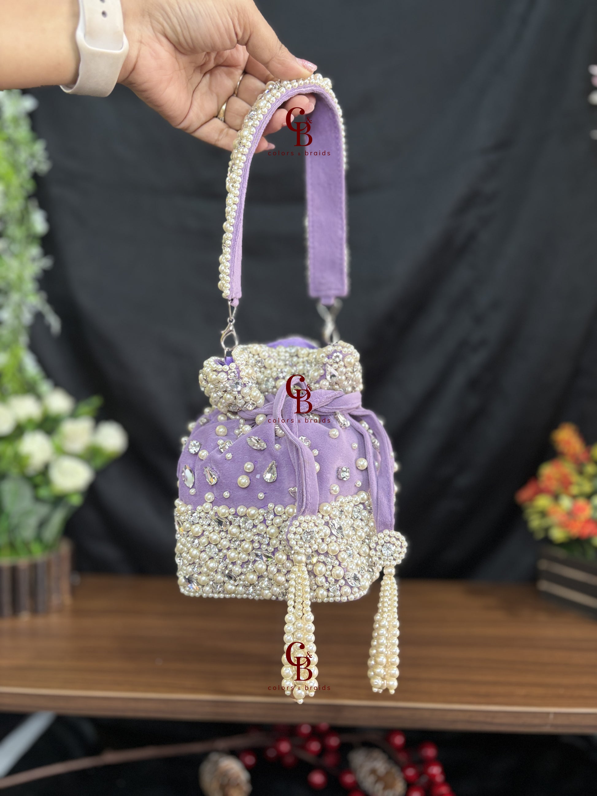 Aarya Pearl Crystal Potli