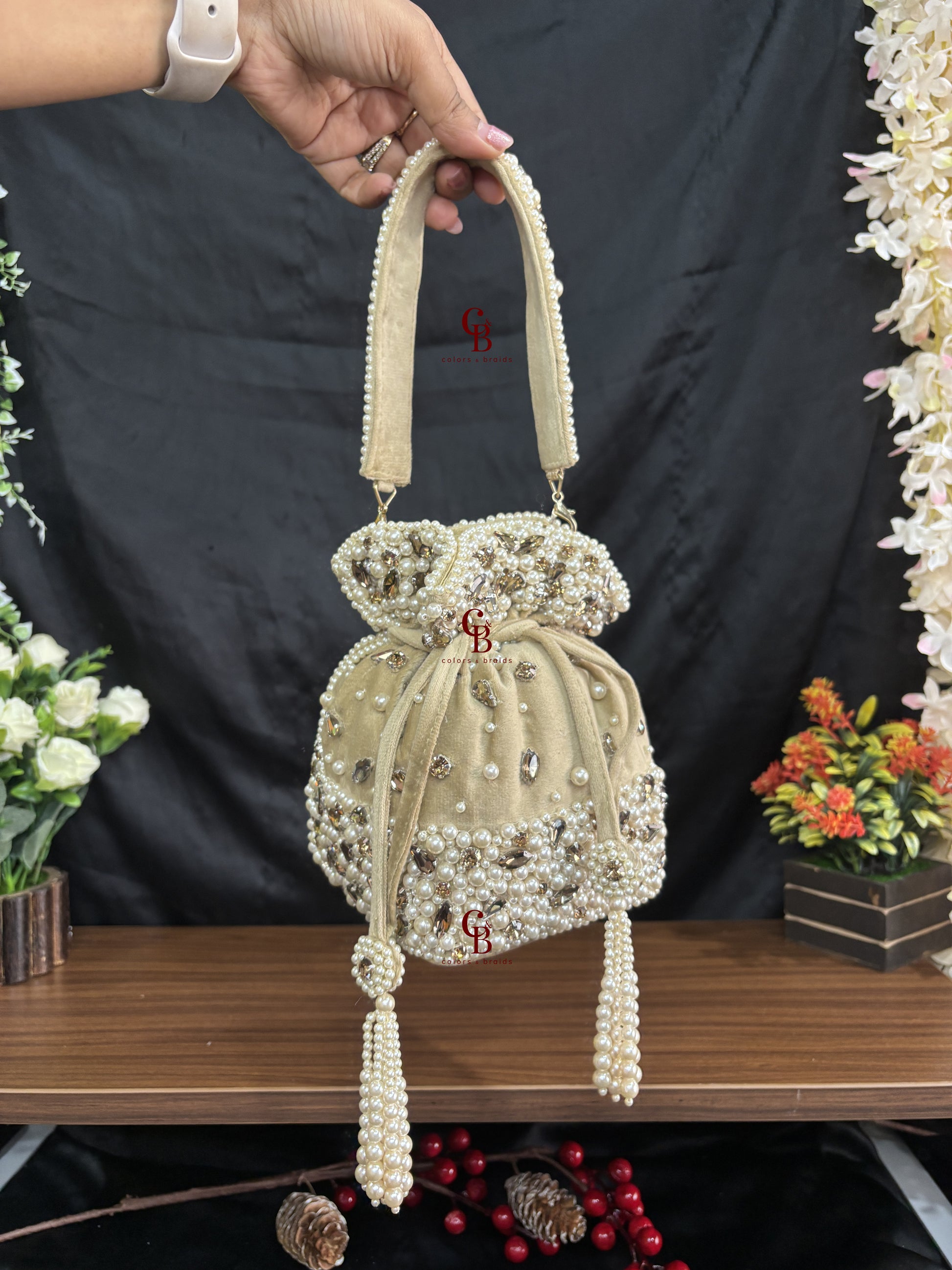Aarya Pearl Crystal Potli
