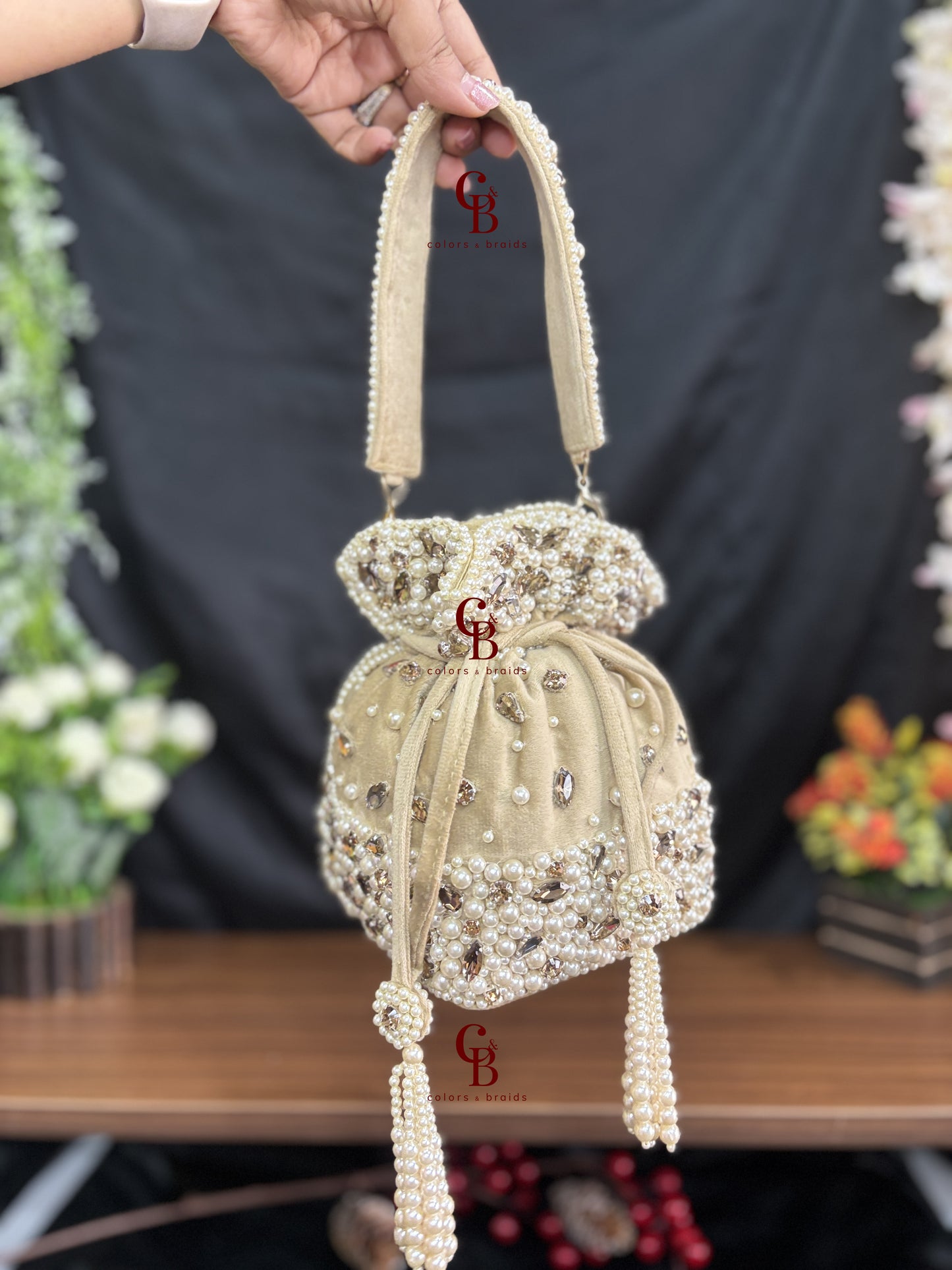 Aarya Pearl Crystal Potli