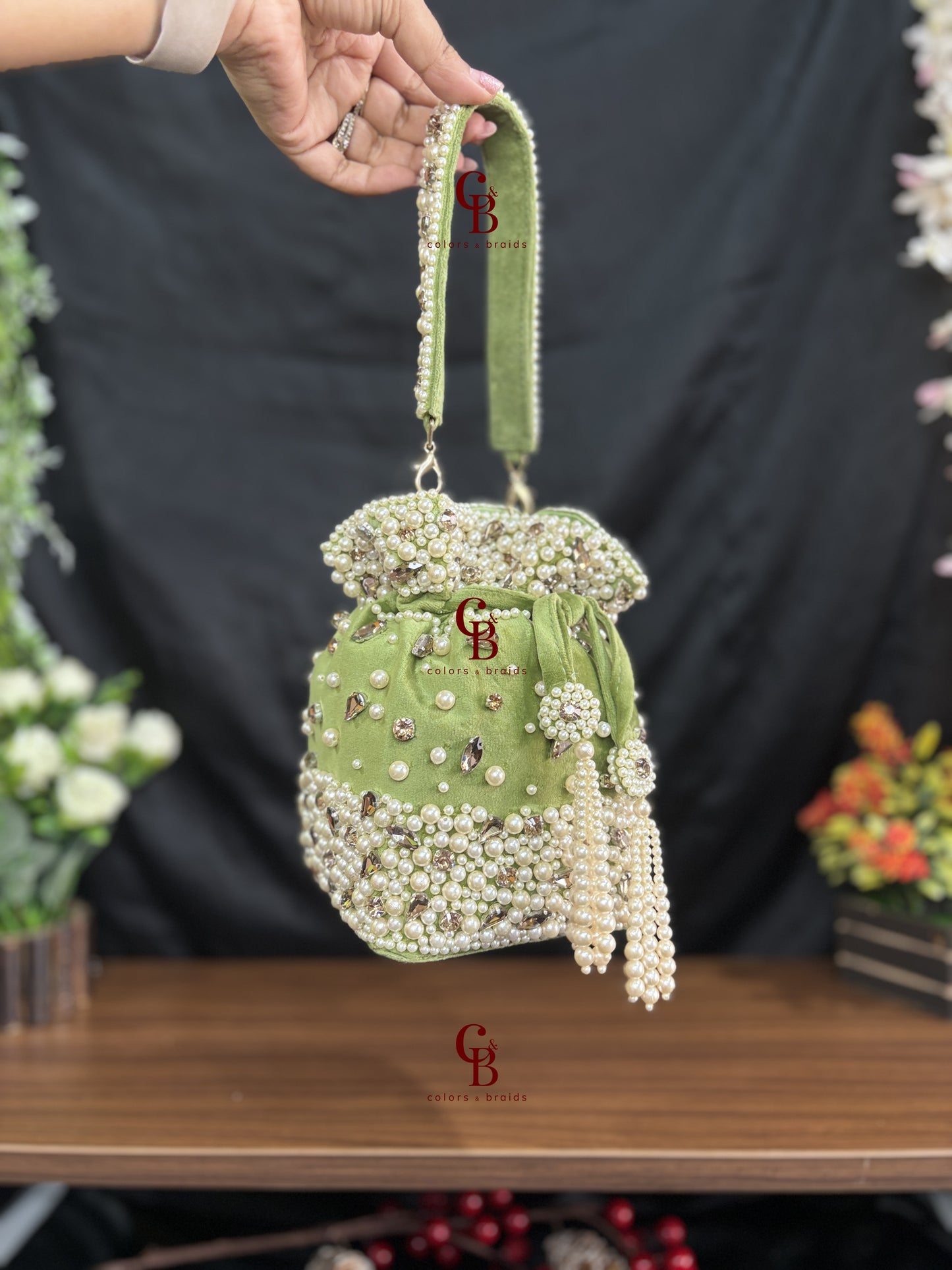 Aarya Pearl Crystal Potli