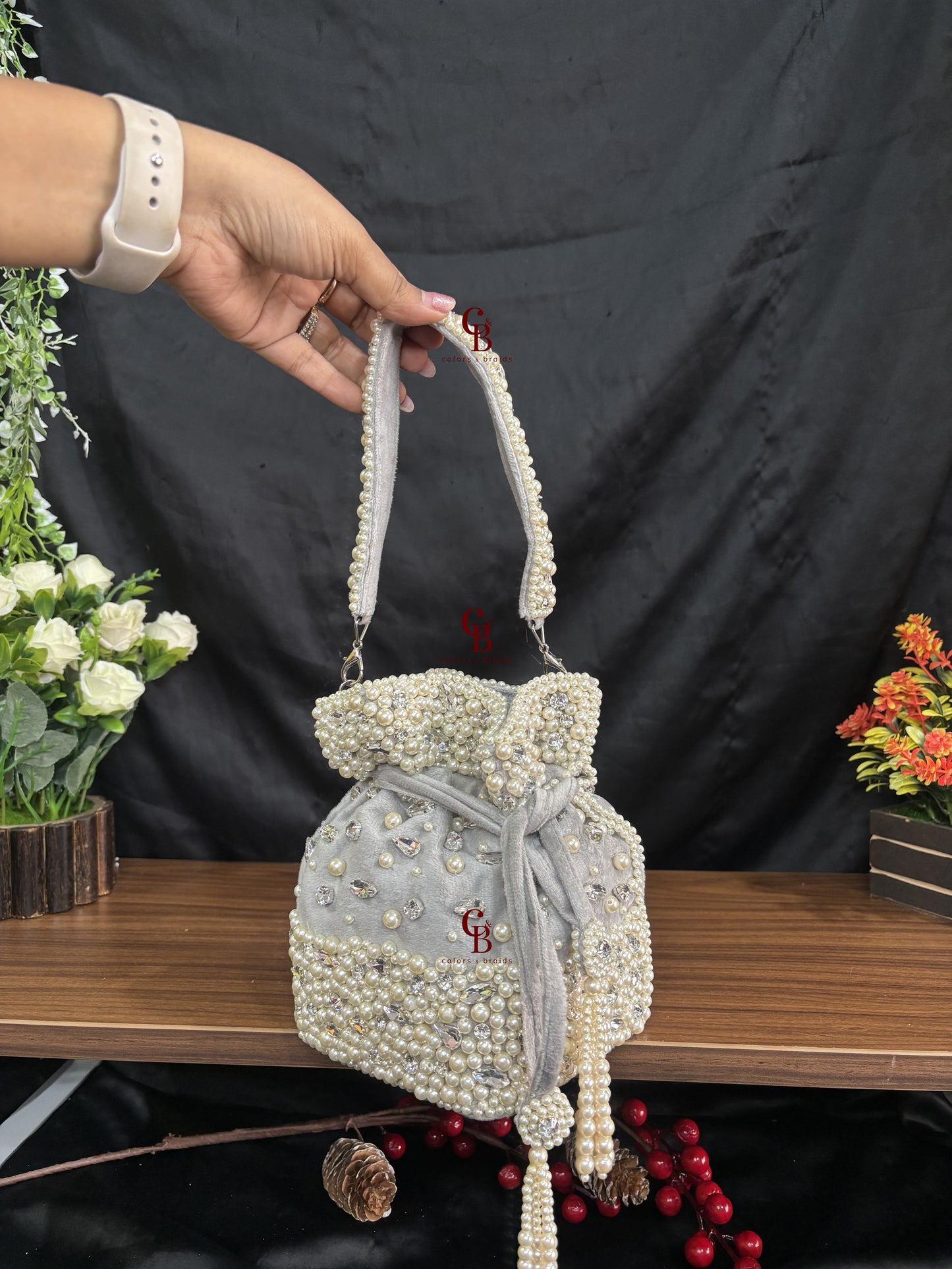 Aarya Pearl Crystal Potli