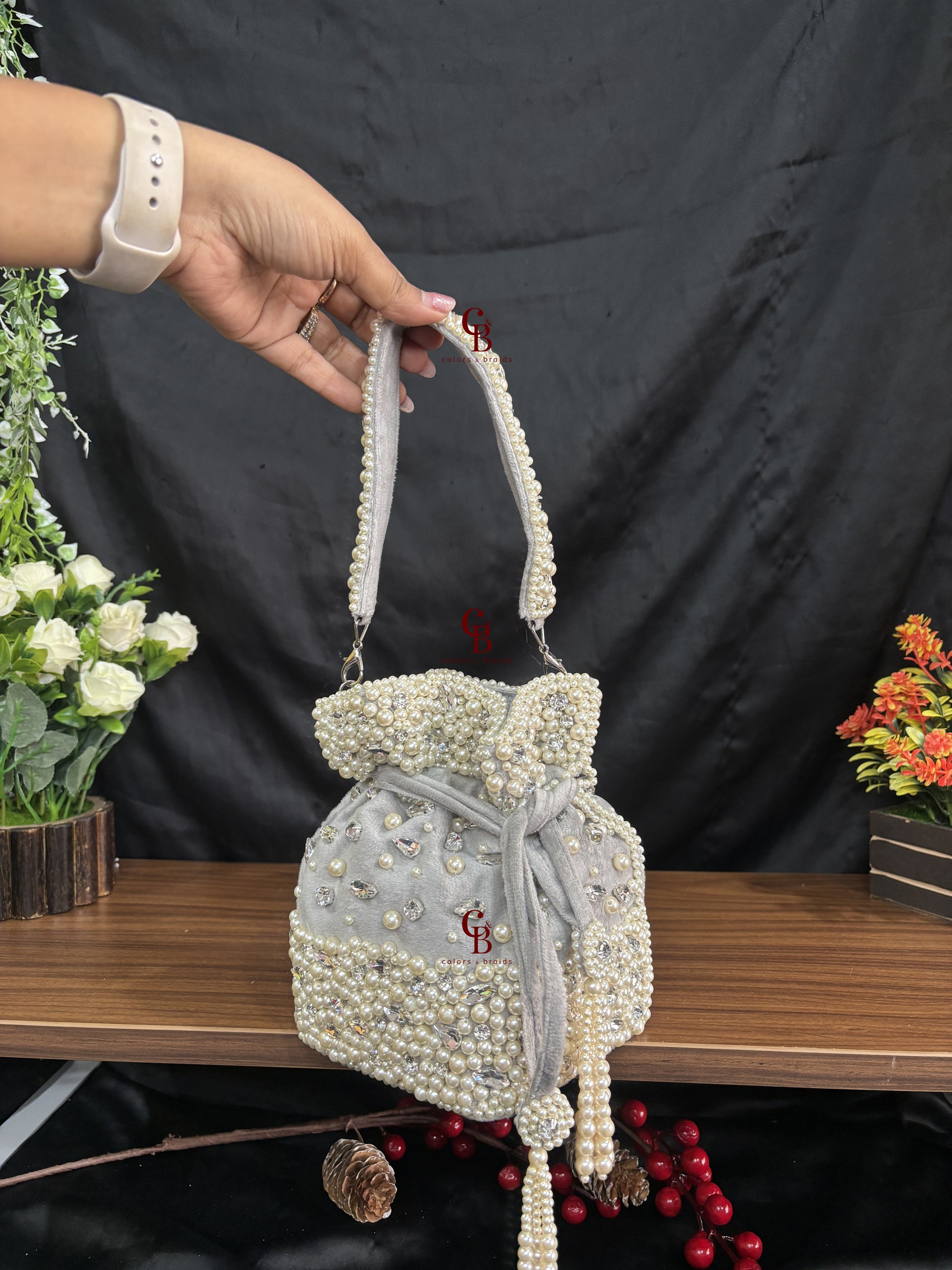 Aarya Pearl Crystal Potli