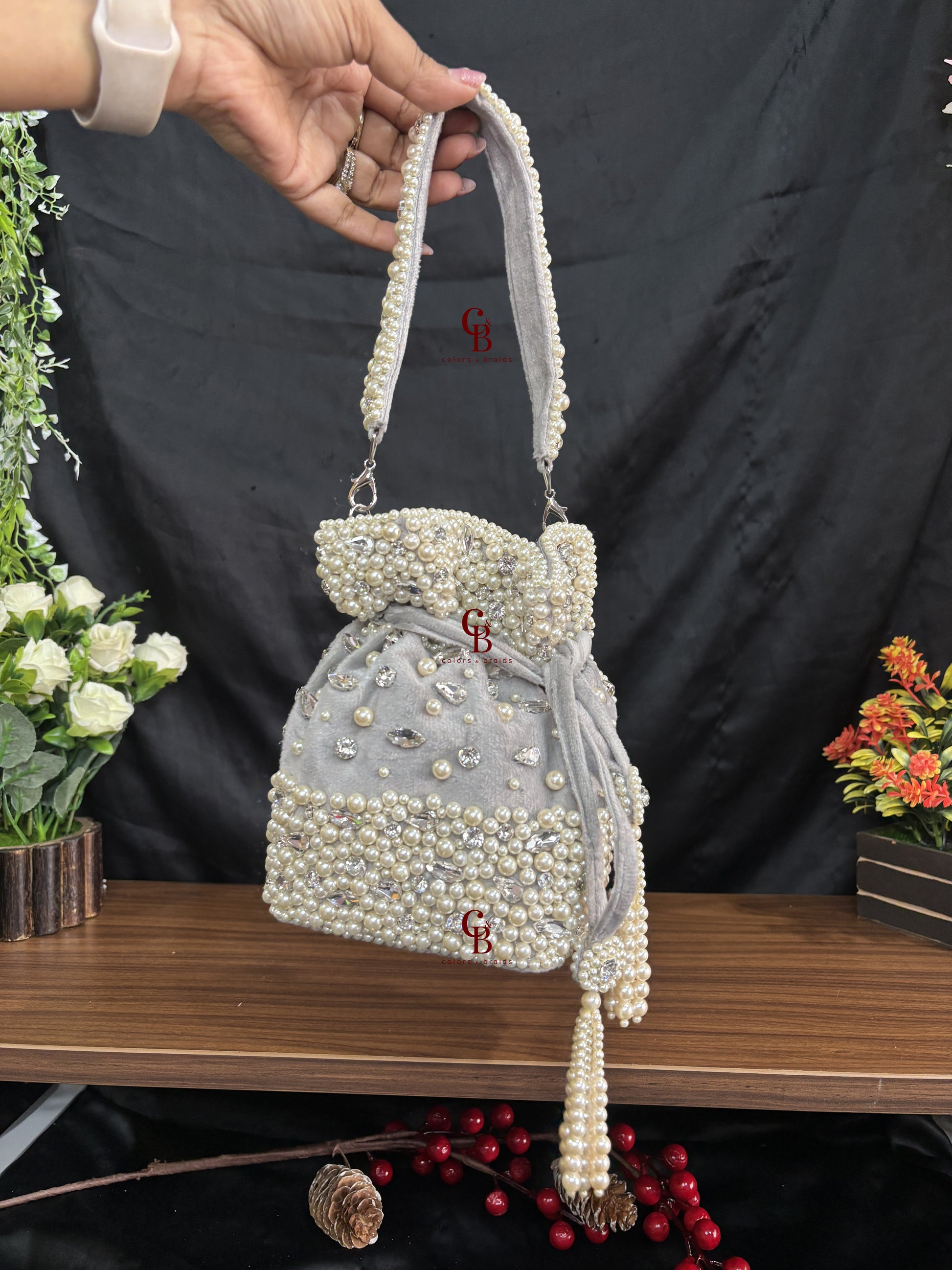 Aarya Pearl Crystal Potli
