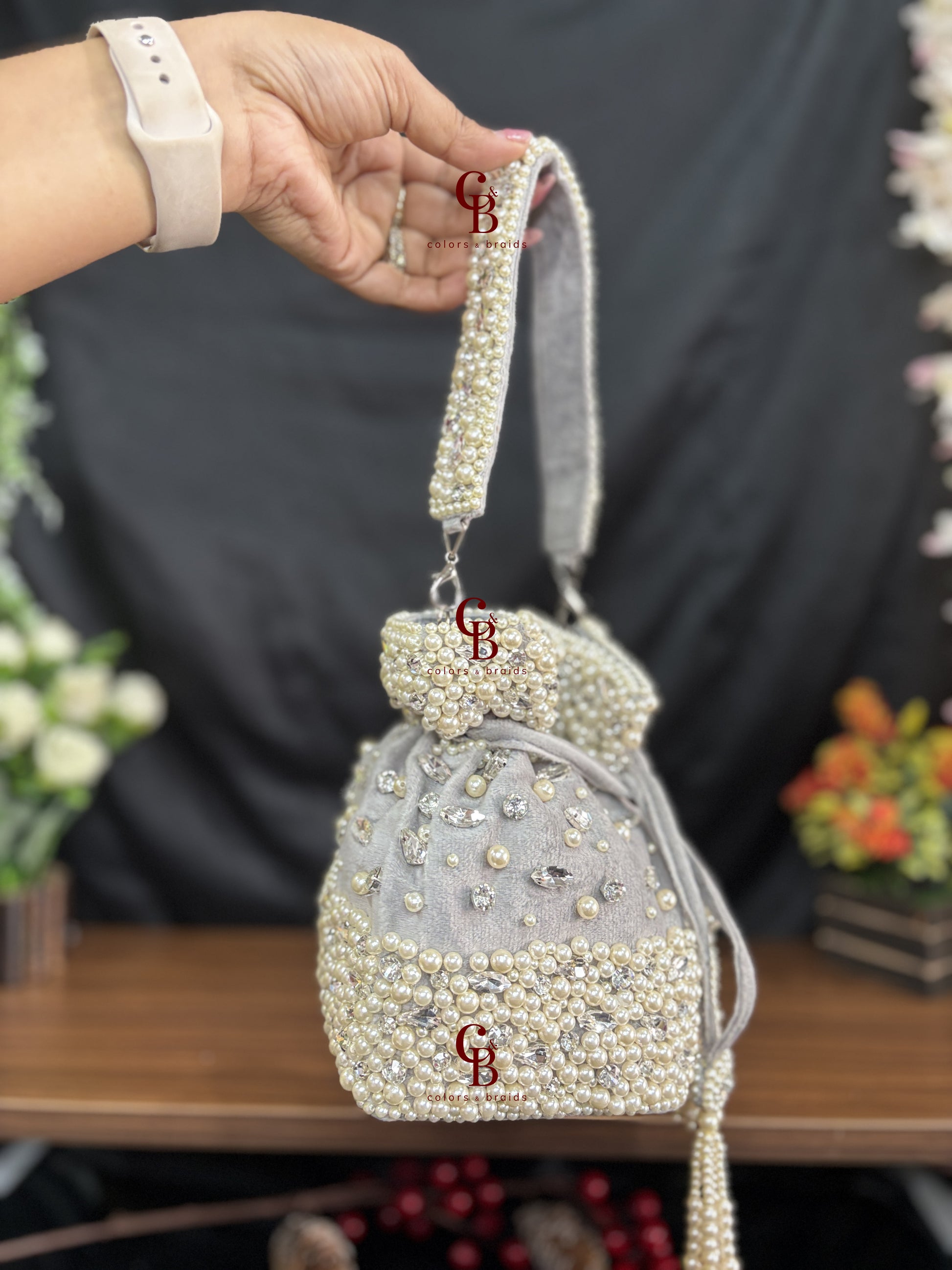 Aarya Pearl Crystal Potli