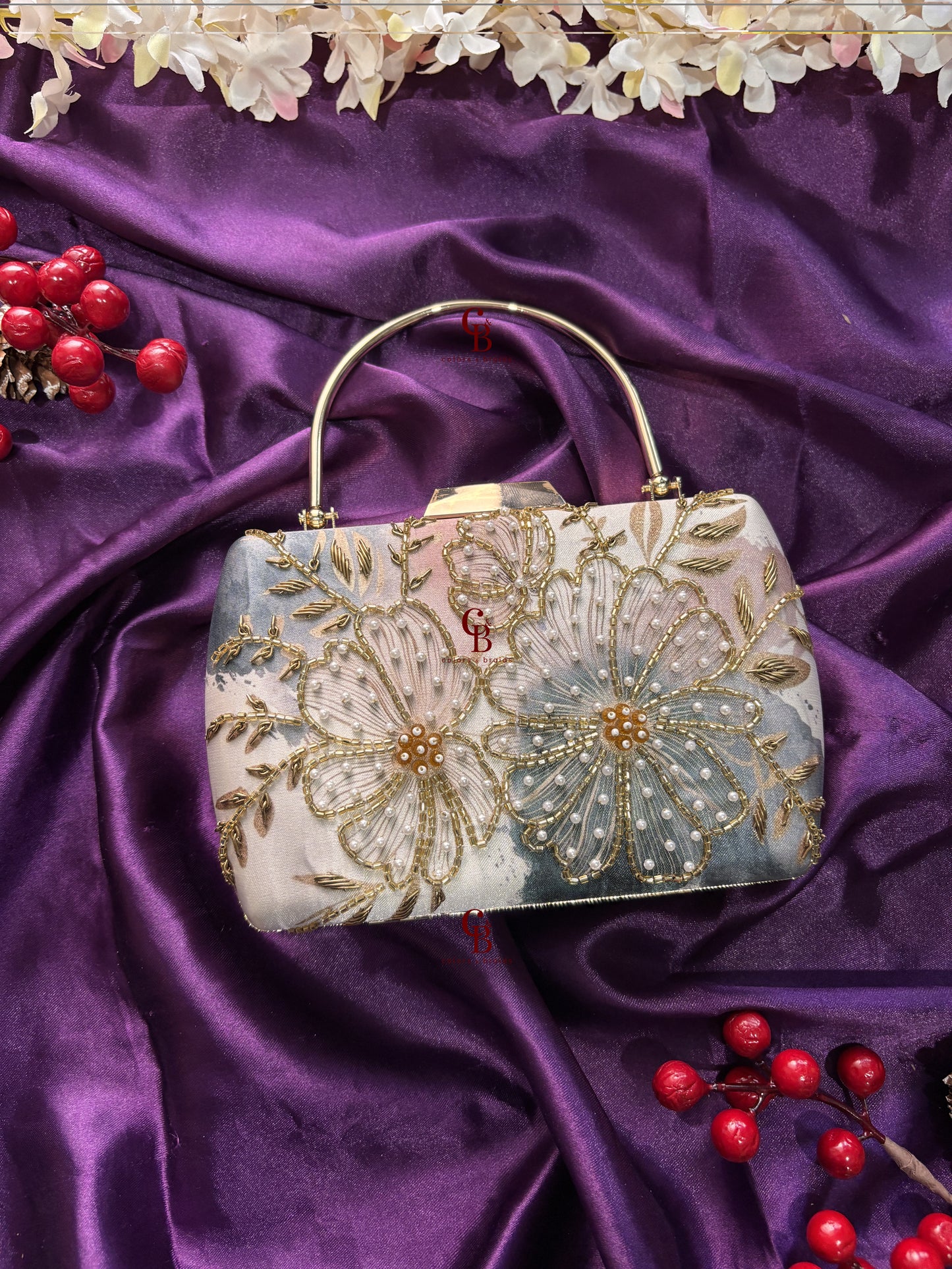 Saanvi Clutch