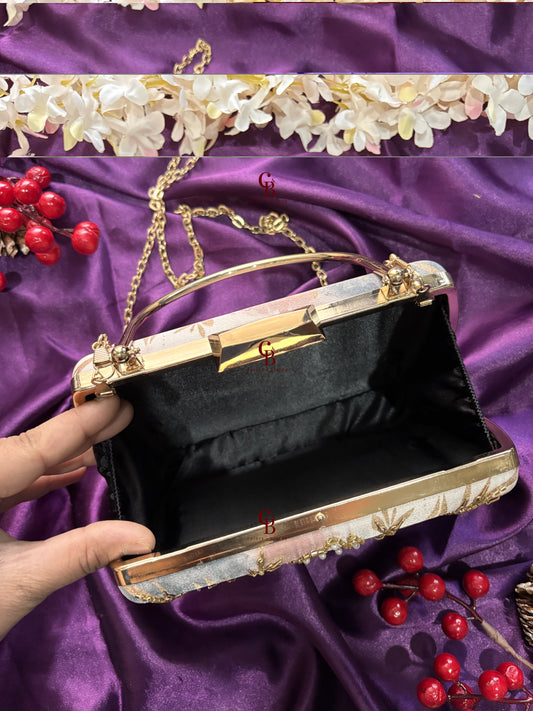 Saanvi Clutch