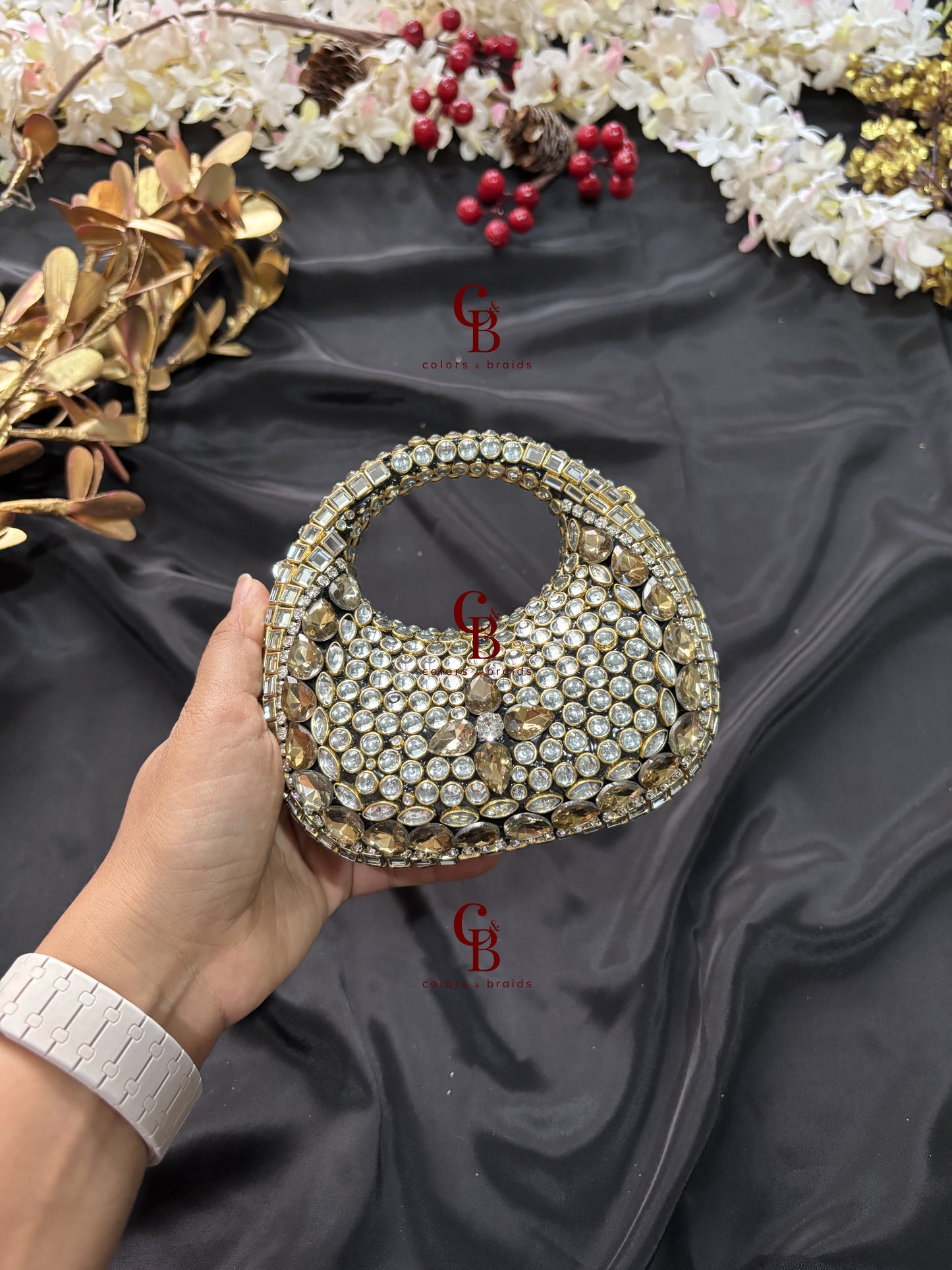 O Shaped Kundan Stone Clutch