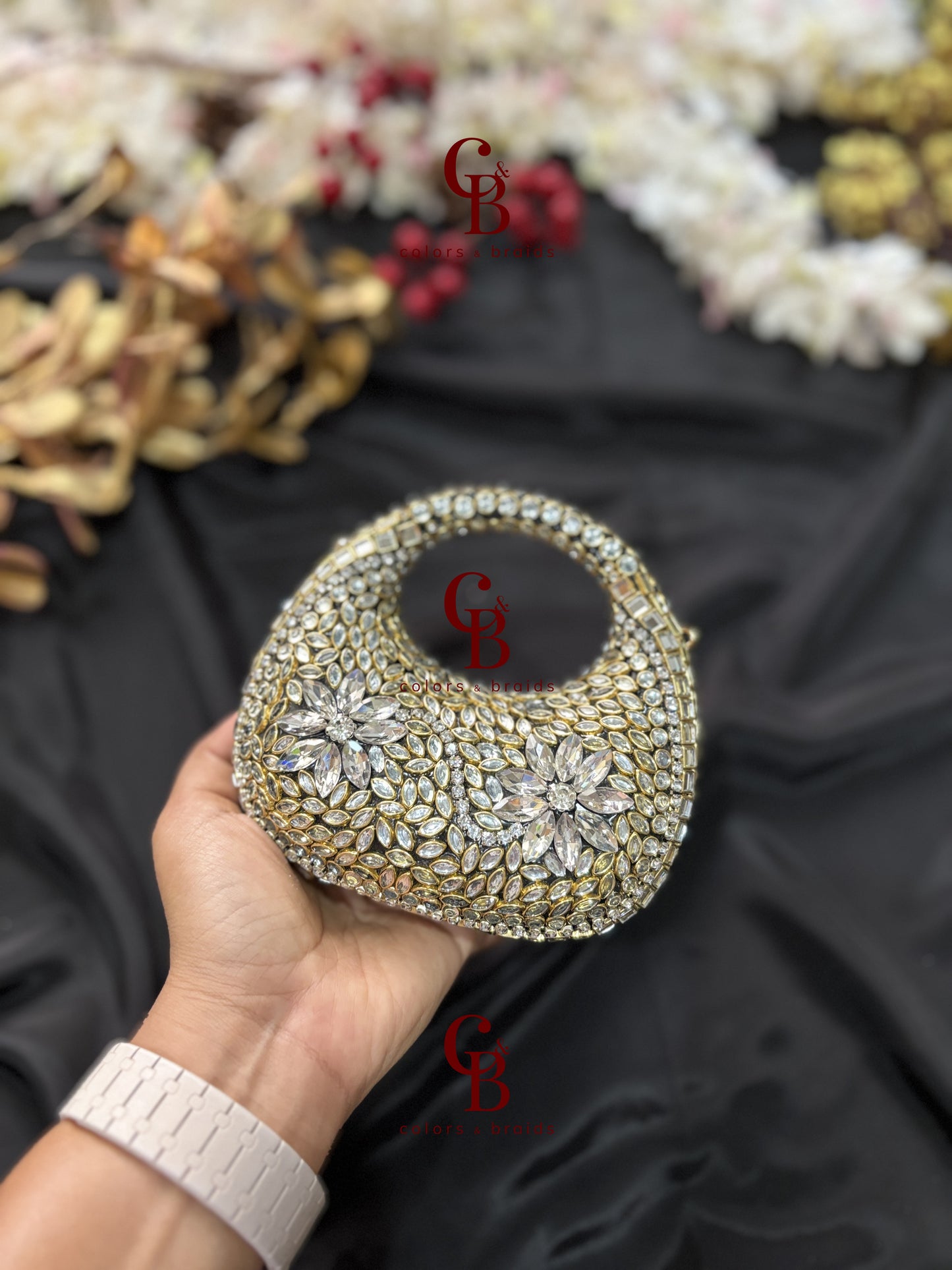 O Shaped Kundan Stone Clutch