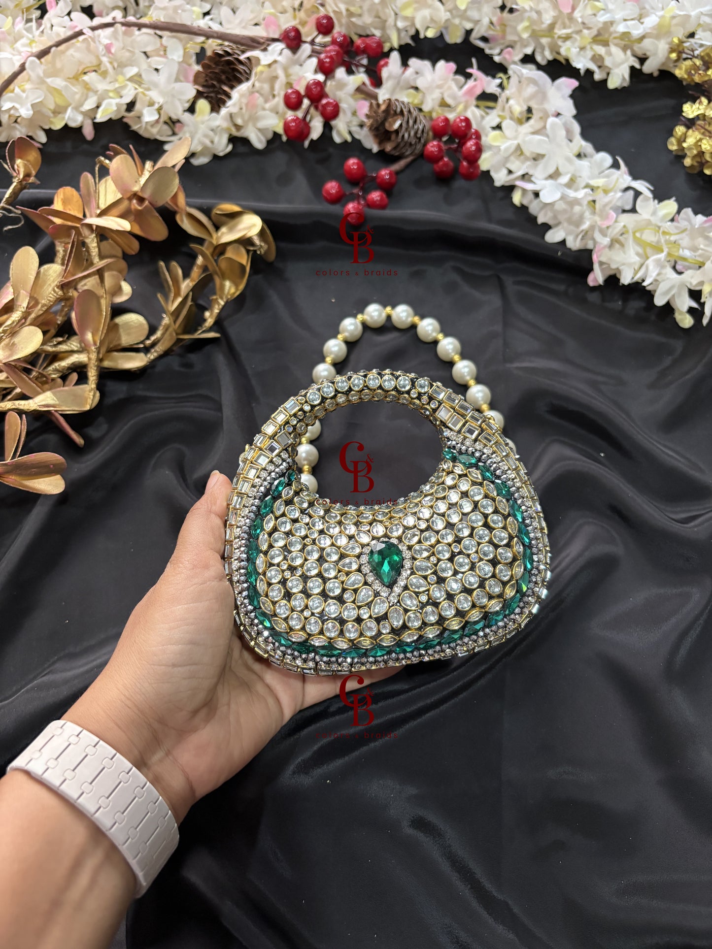 O Shaped Kundan Stone Clutch