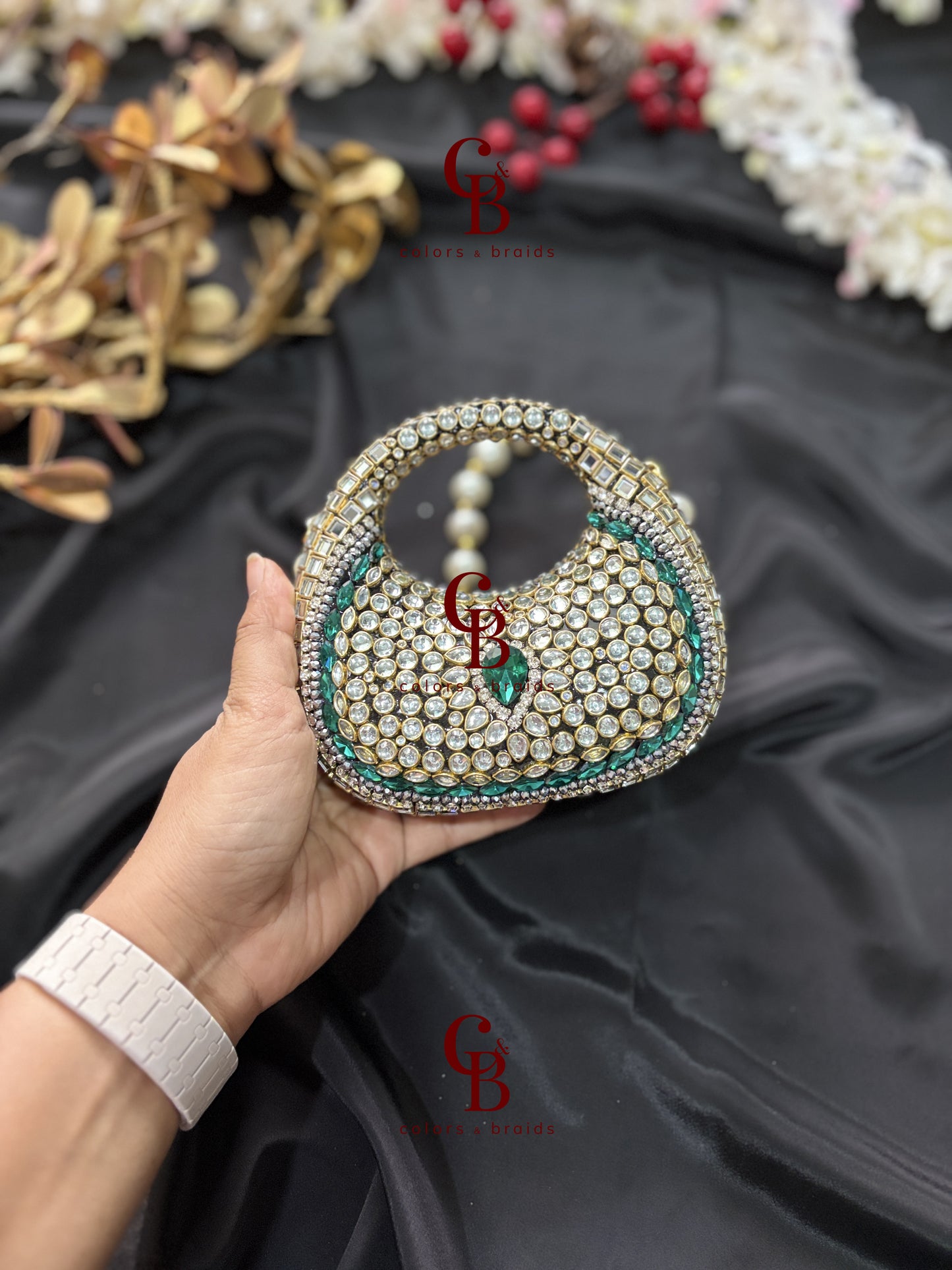 O Shaped Kundan Stone Clutch