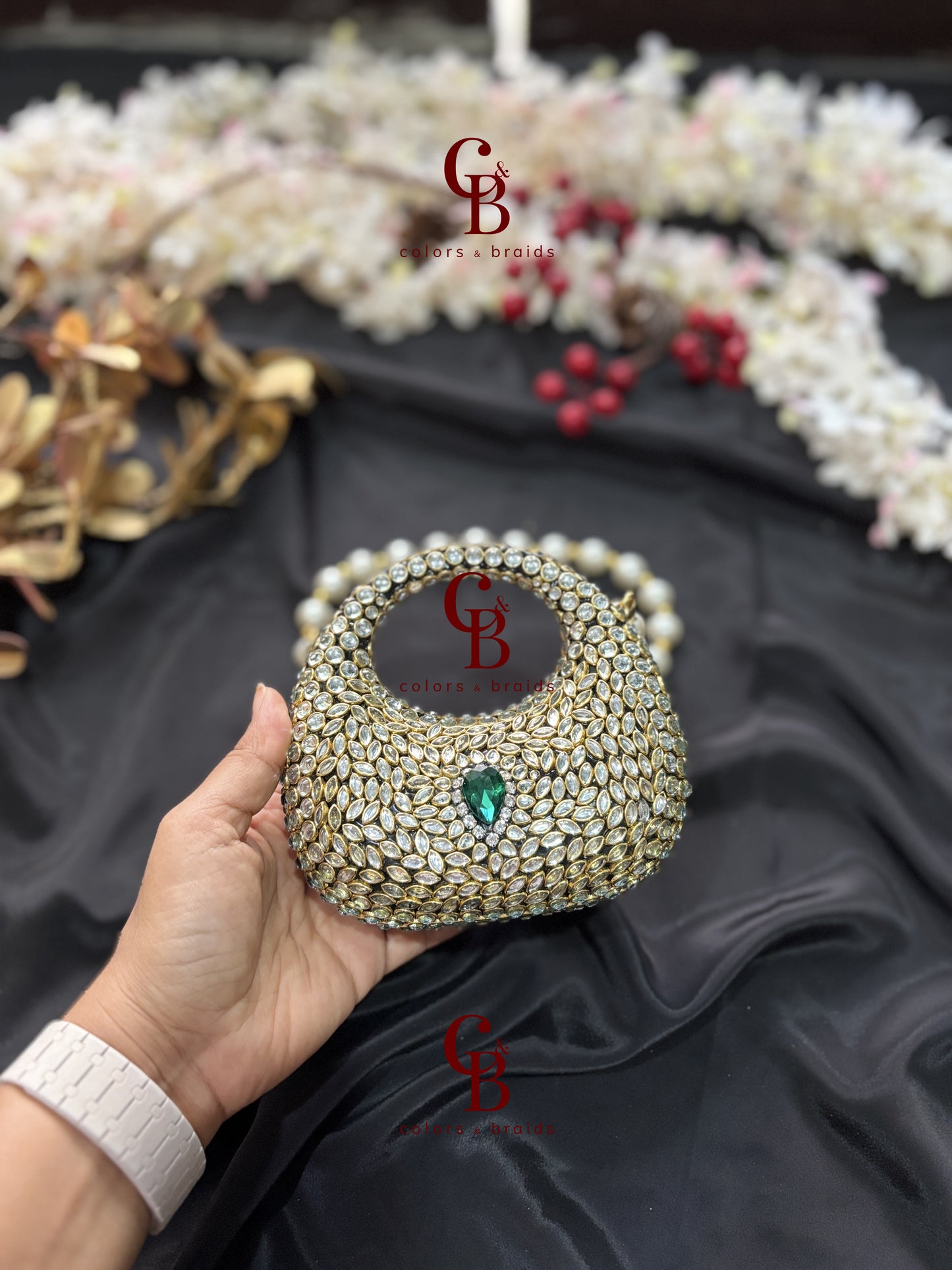 O Shaped Kundan Stone Clutch