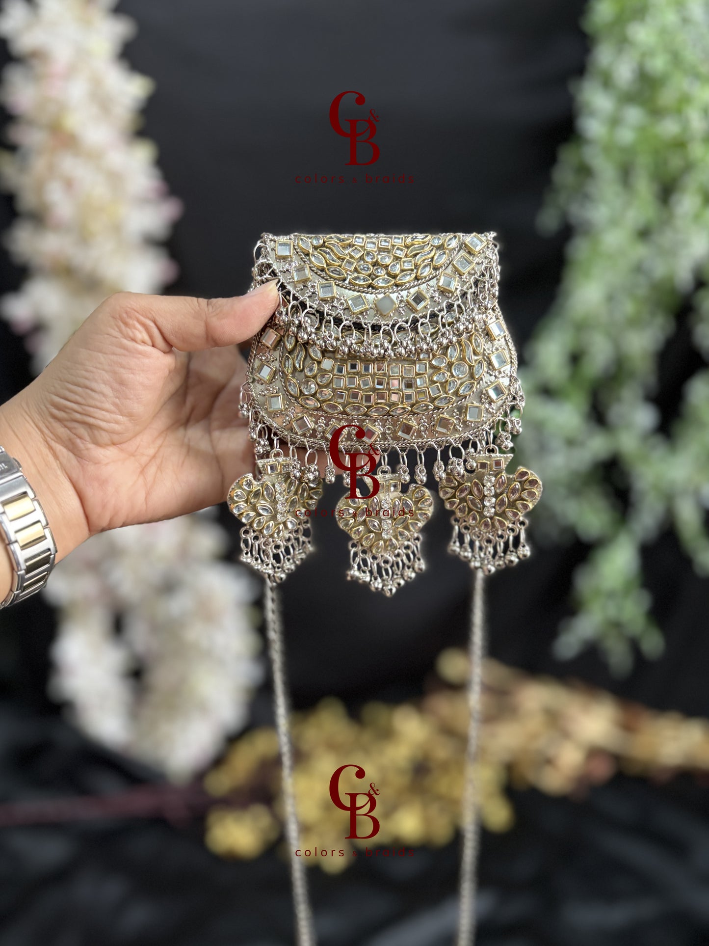 Classic Ghungroo Kundan Clutch (With Ghungroo Sound)