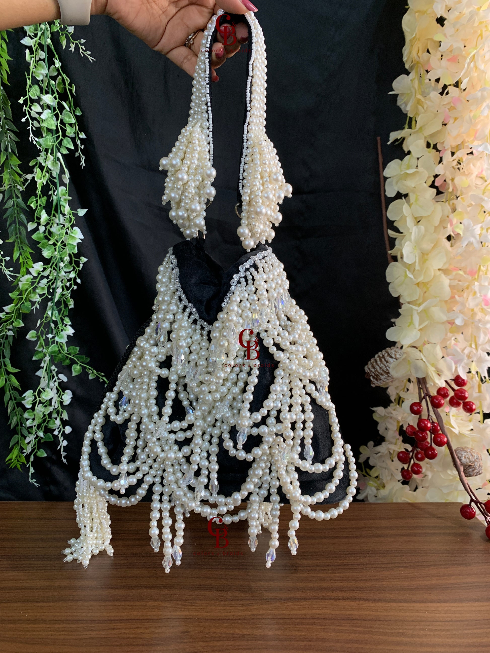 Pearl fiesta potli