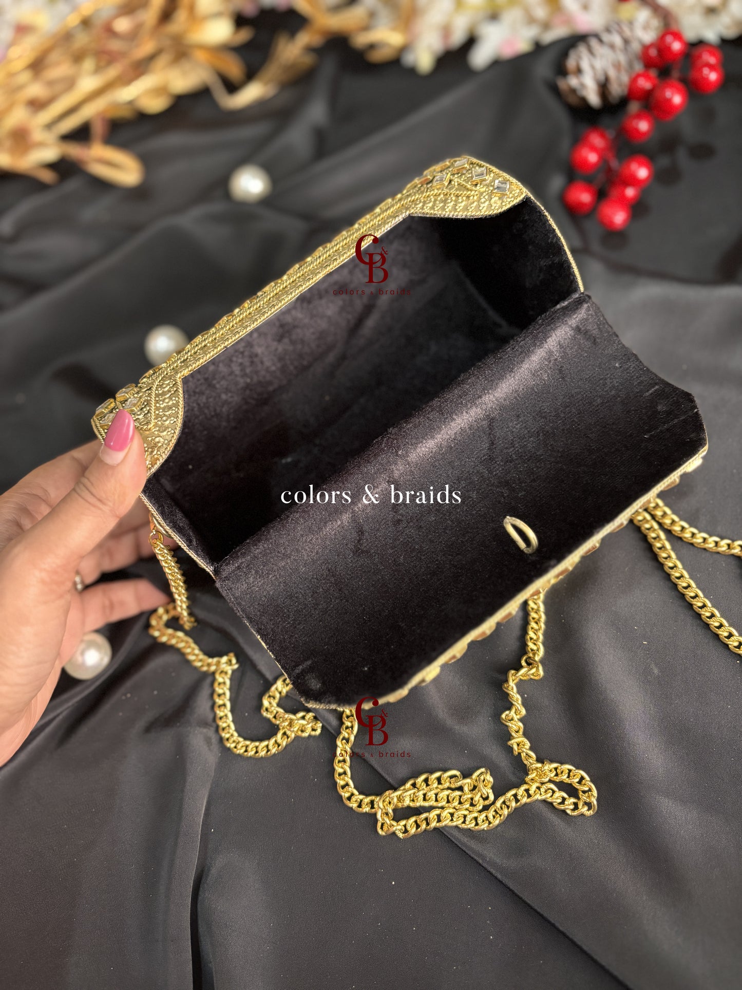 Zohra Kundan Clutch