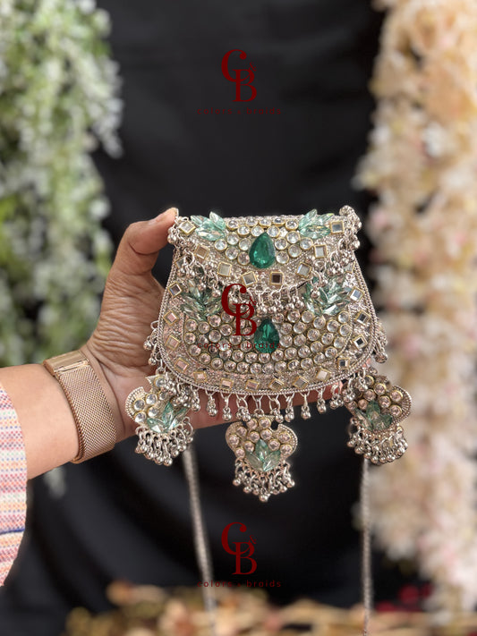 Noori Ghungroo Kundan Clutch
