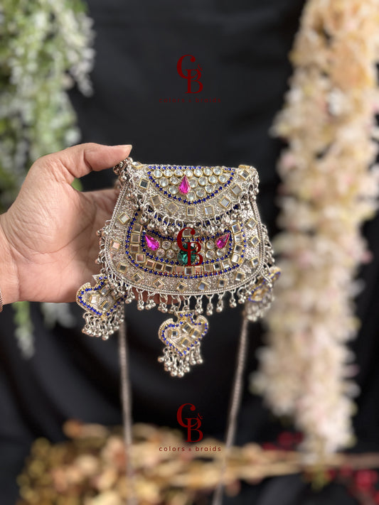 Naysha Ghungroo Kundan Clutch