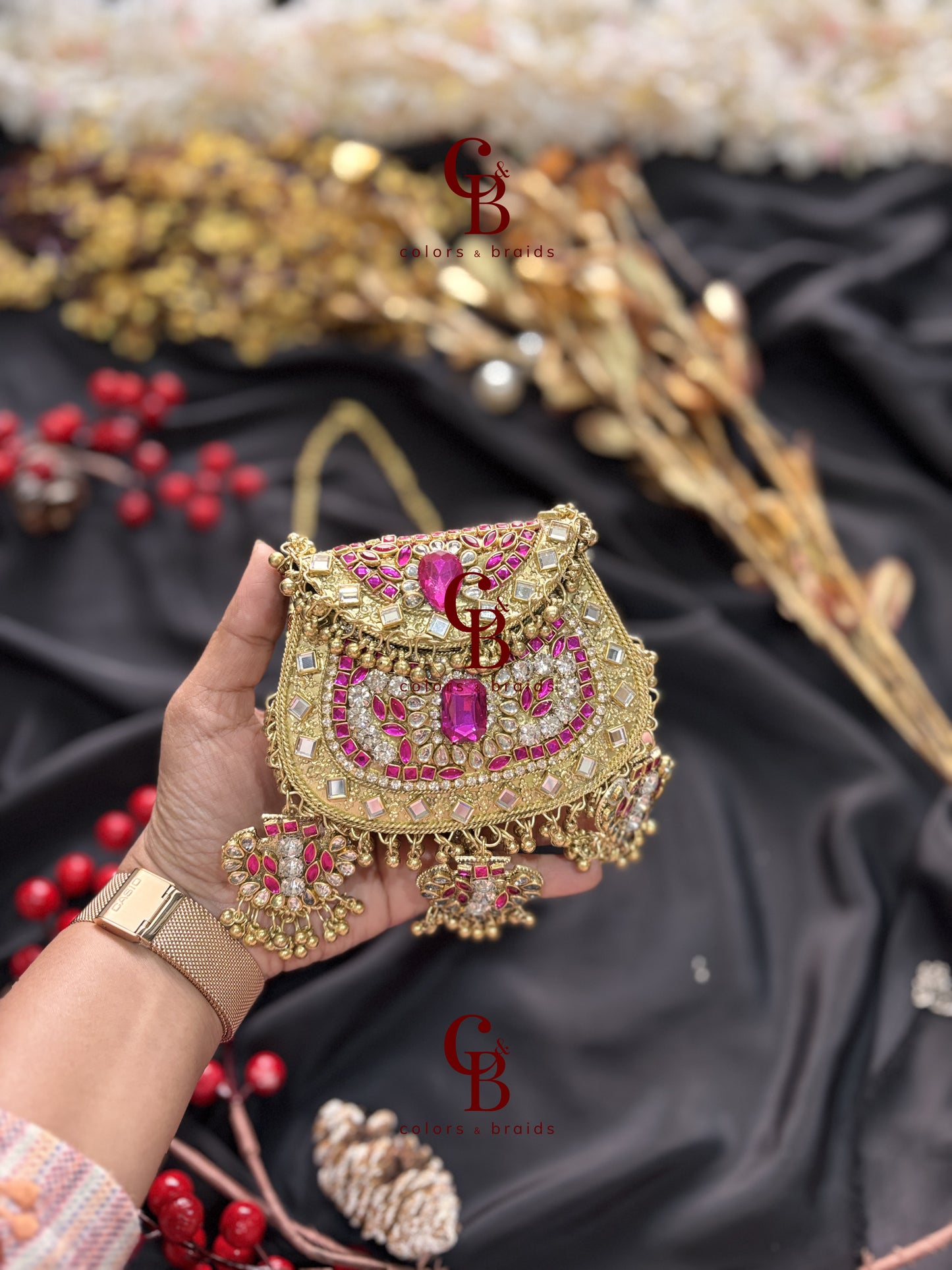Mariyam Ghungroo Kundan Clutch
