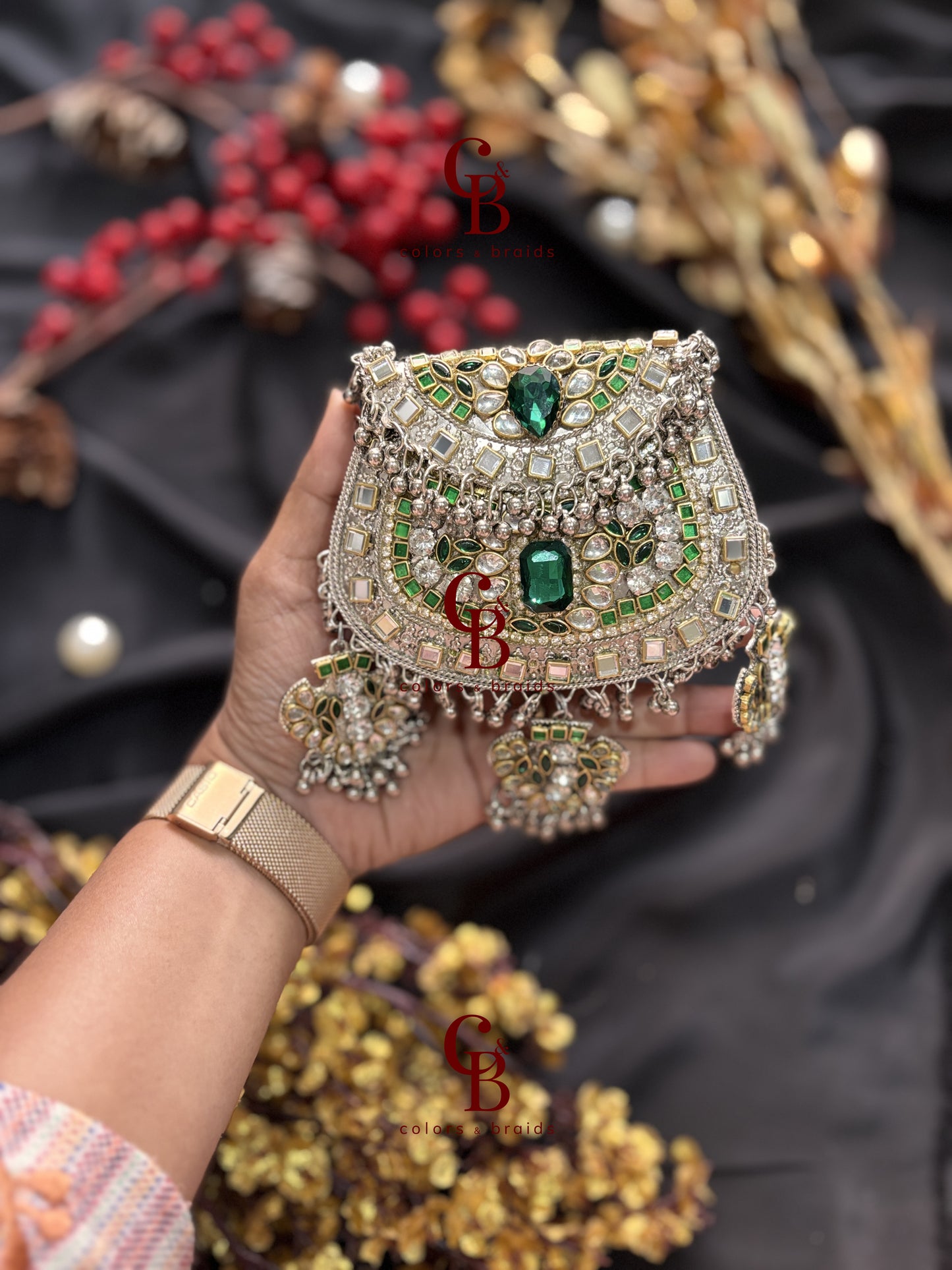 Nazakat Ghungroo Kundan Clutch