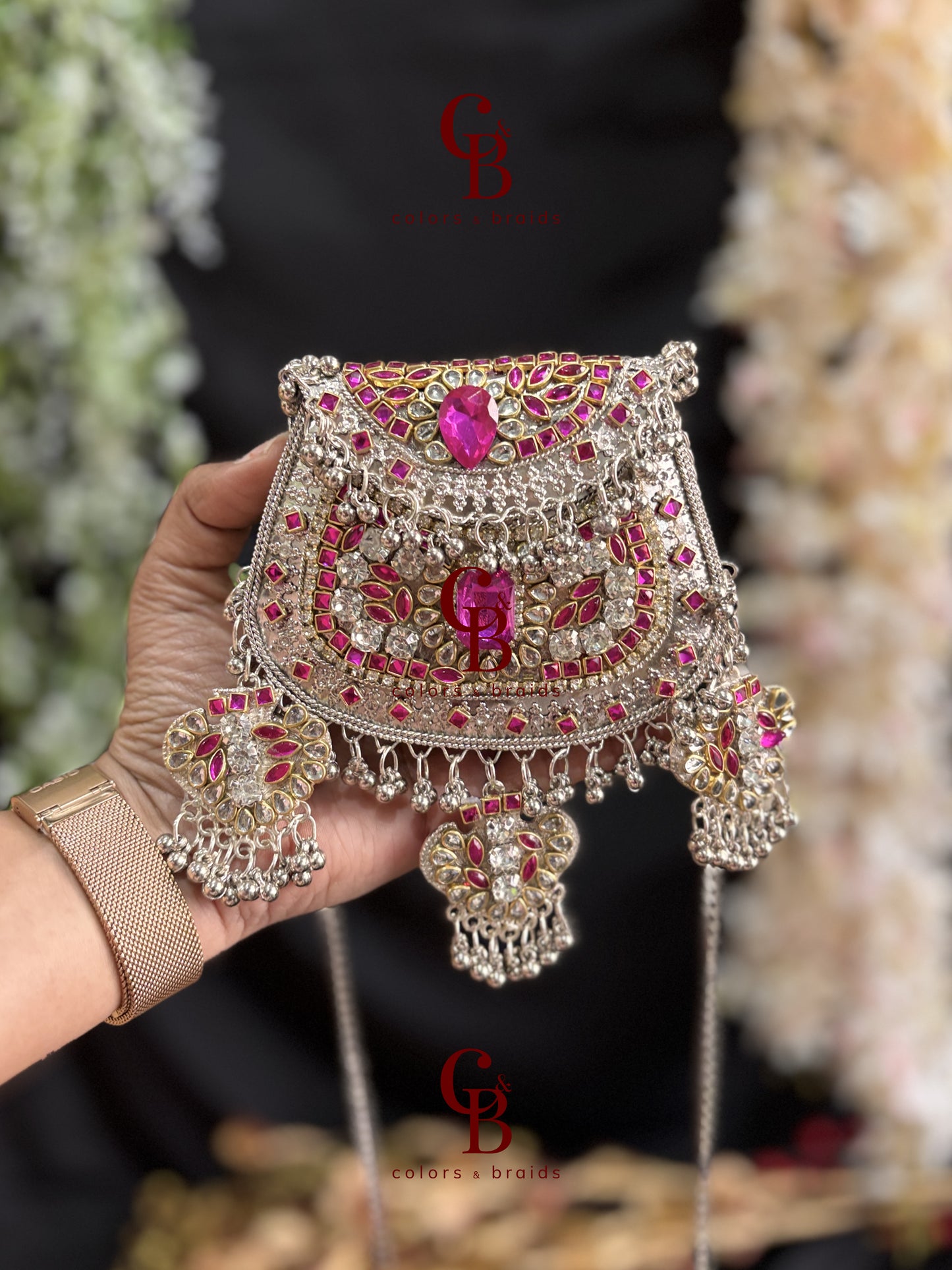 Mariyam Ghungroo Kundan Clutch