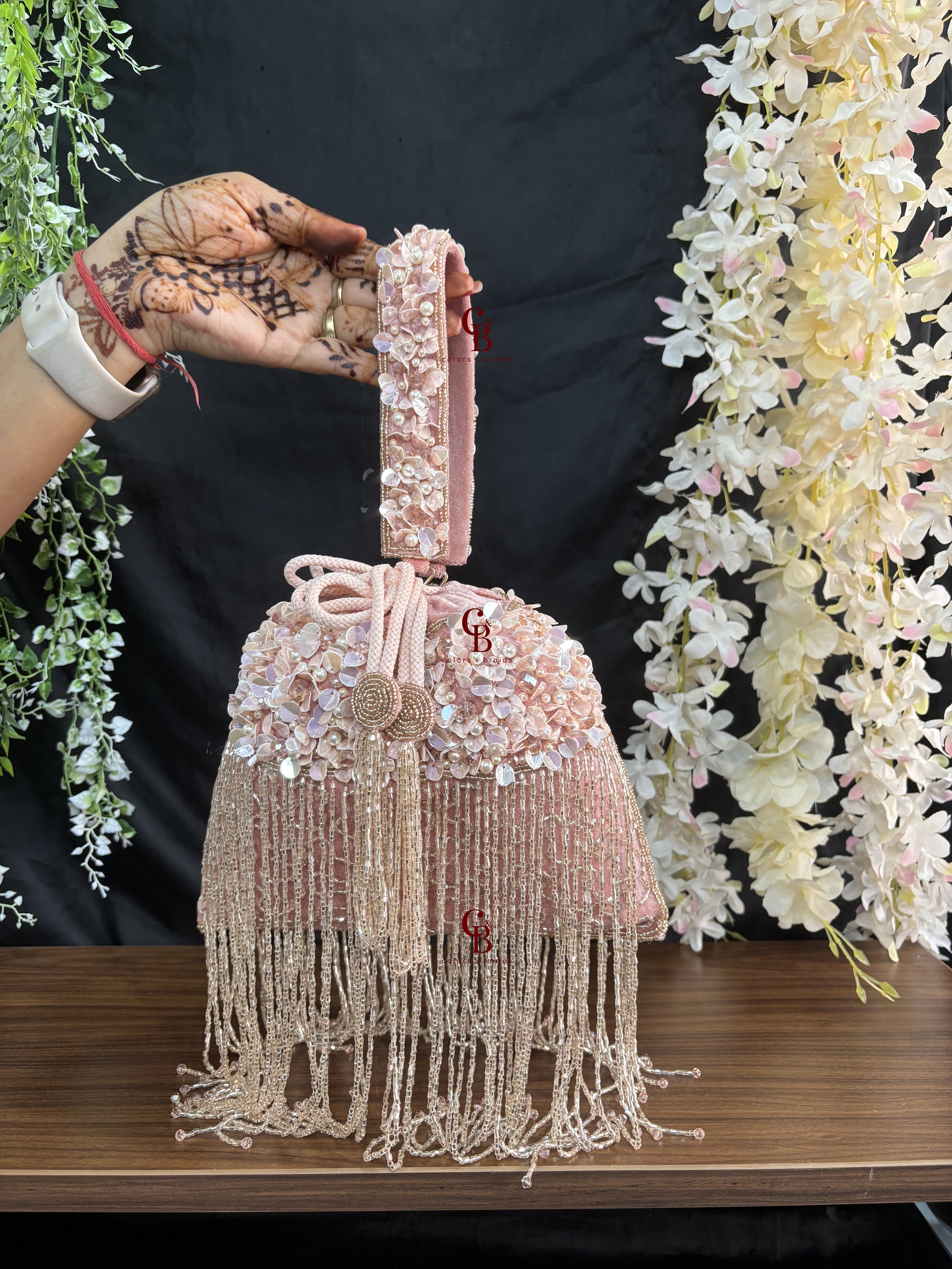Aayesha cut dana Potli