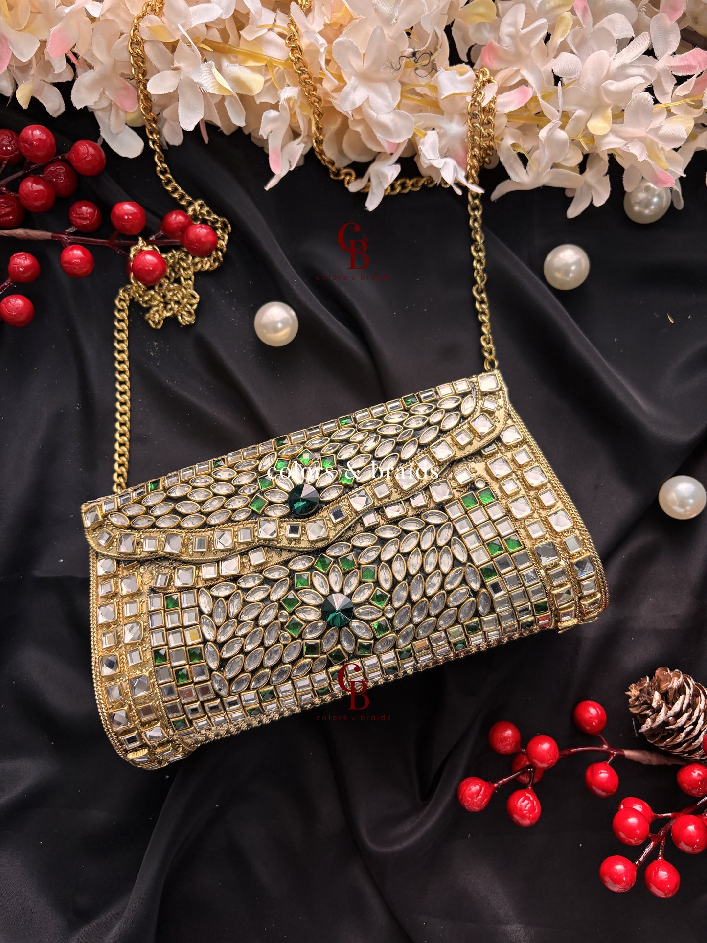Saisha Kundan Metal Clutch