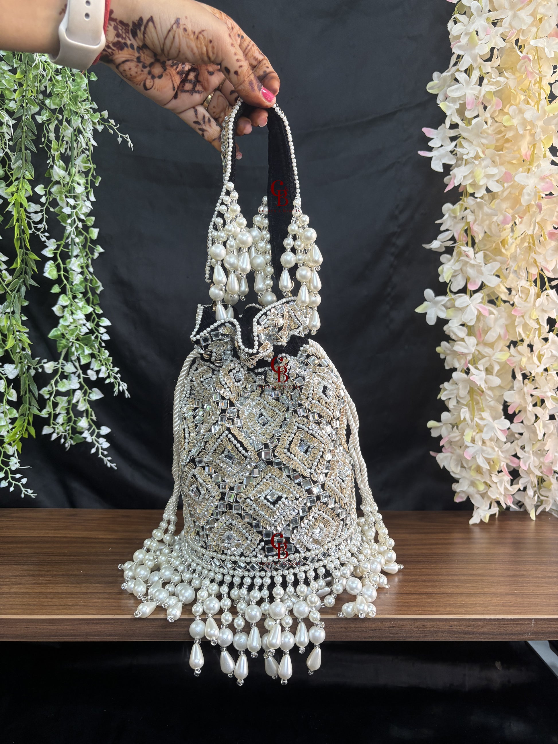 Ruhaani Mirror Potli now in 3 Colors - Gold, Red and Black