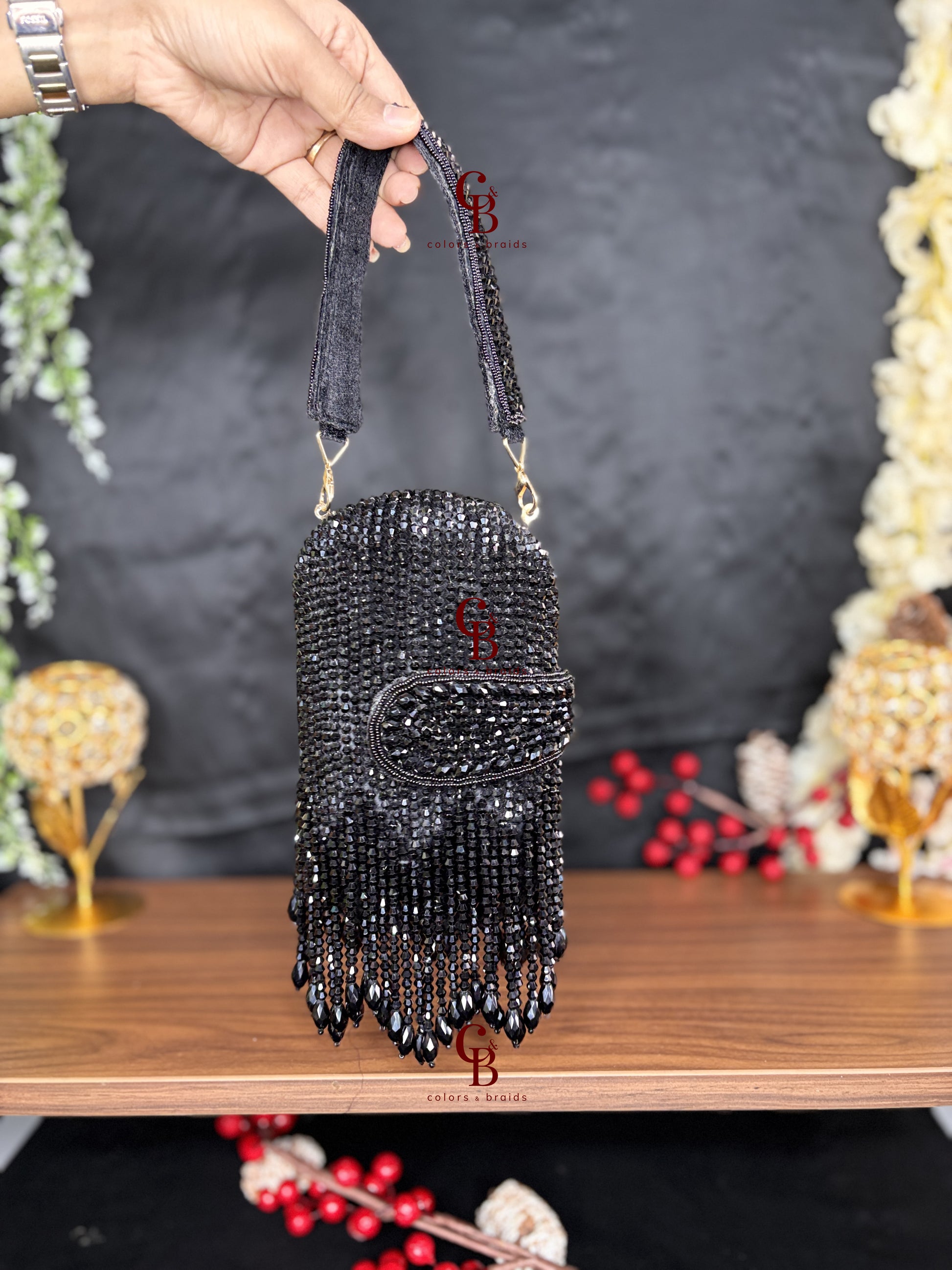 All over Crystal Droplets Mobile Clutch