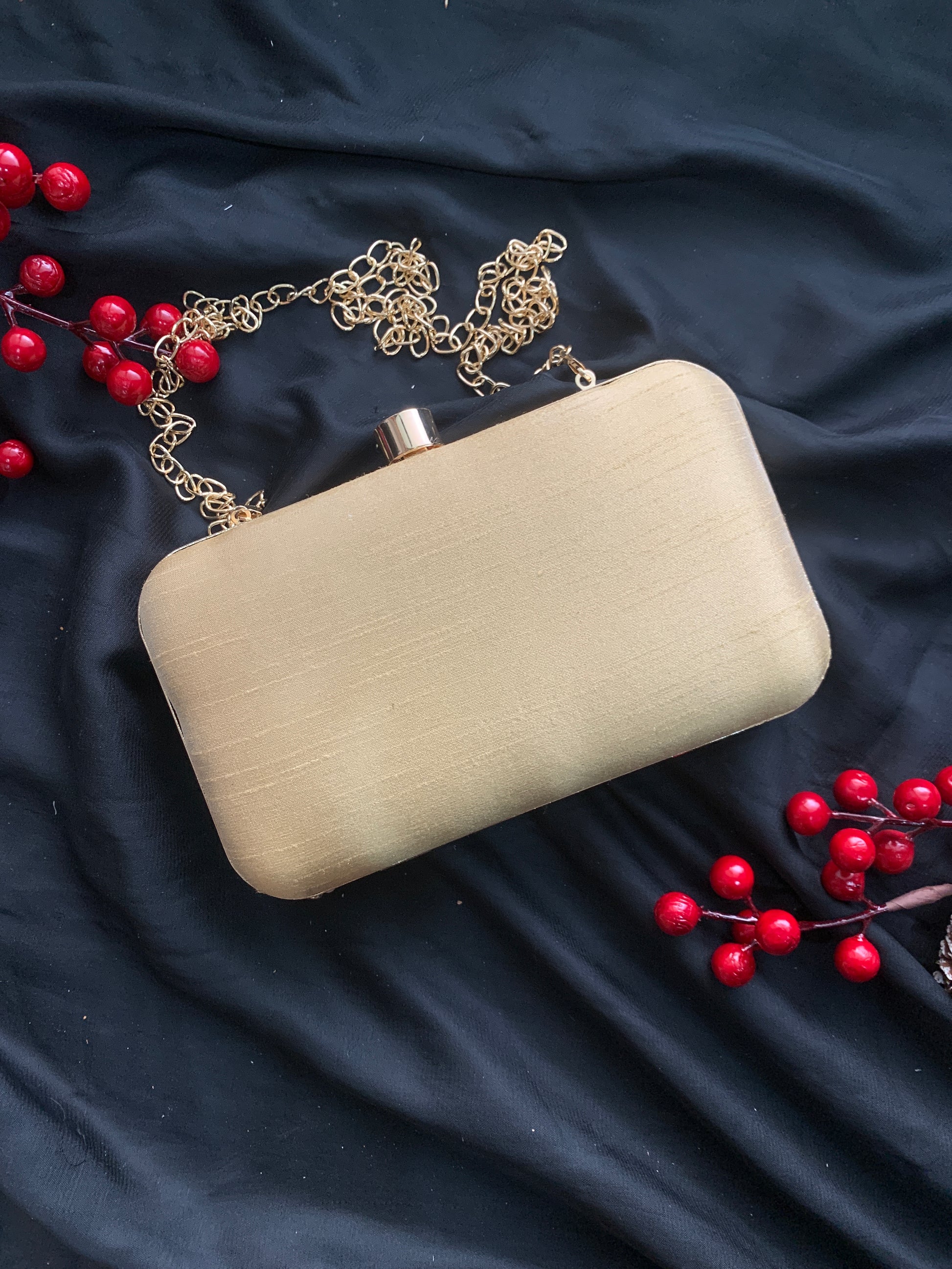 Pearl + Crystals Elegance Clutch