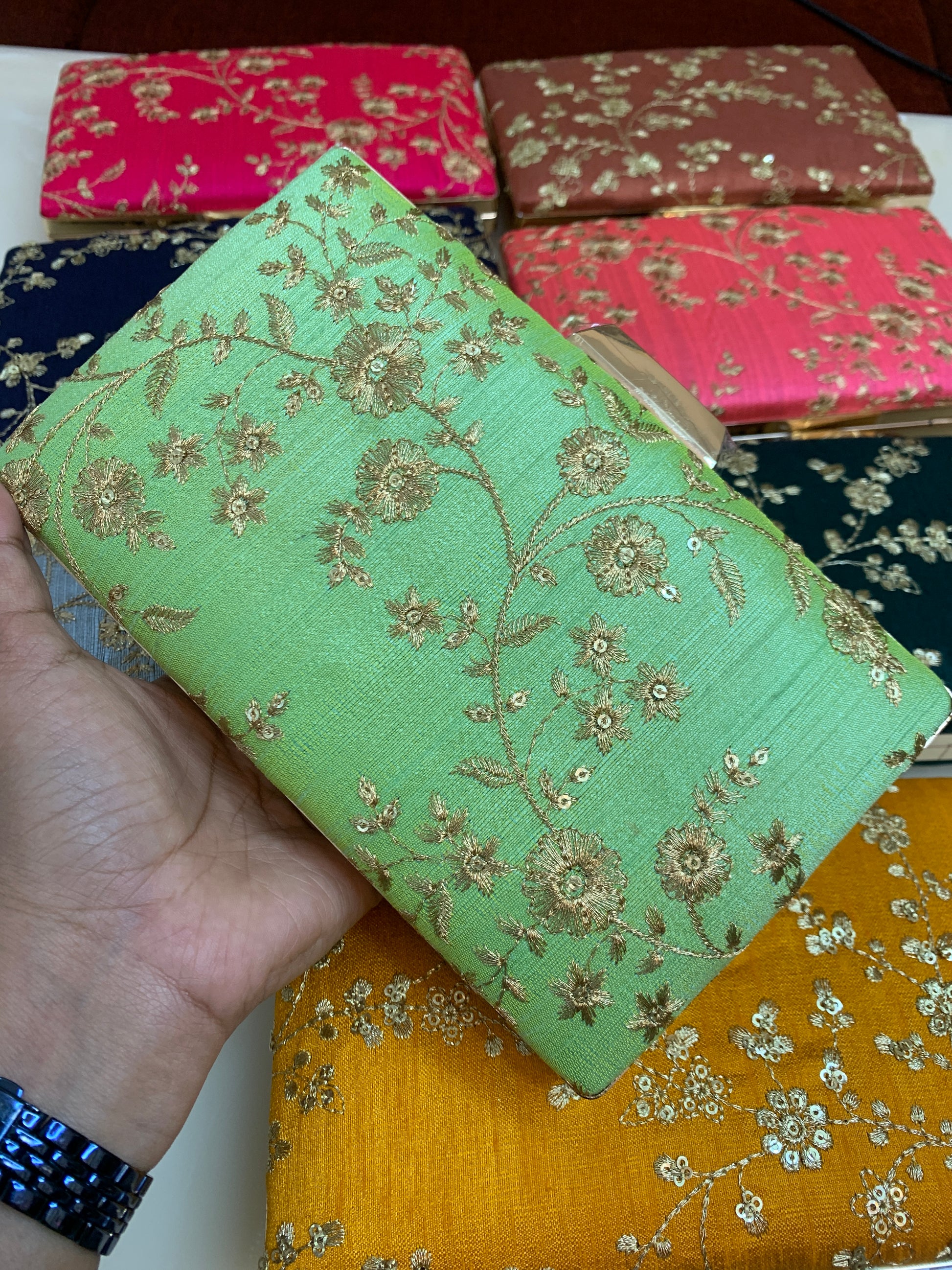 Floral Creeper Clutch